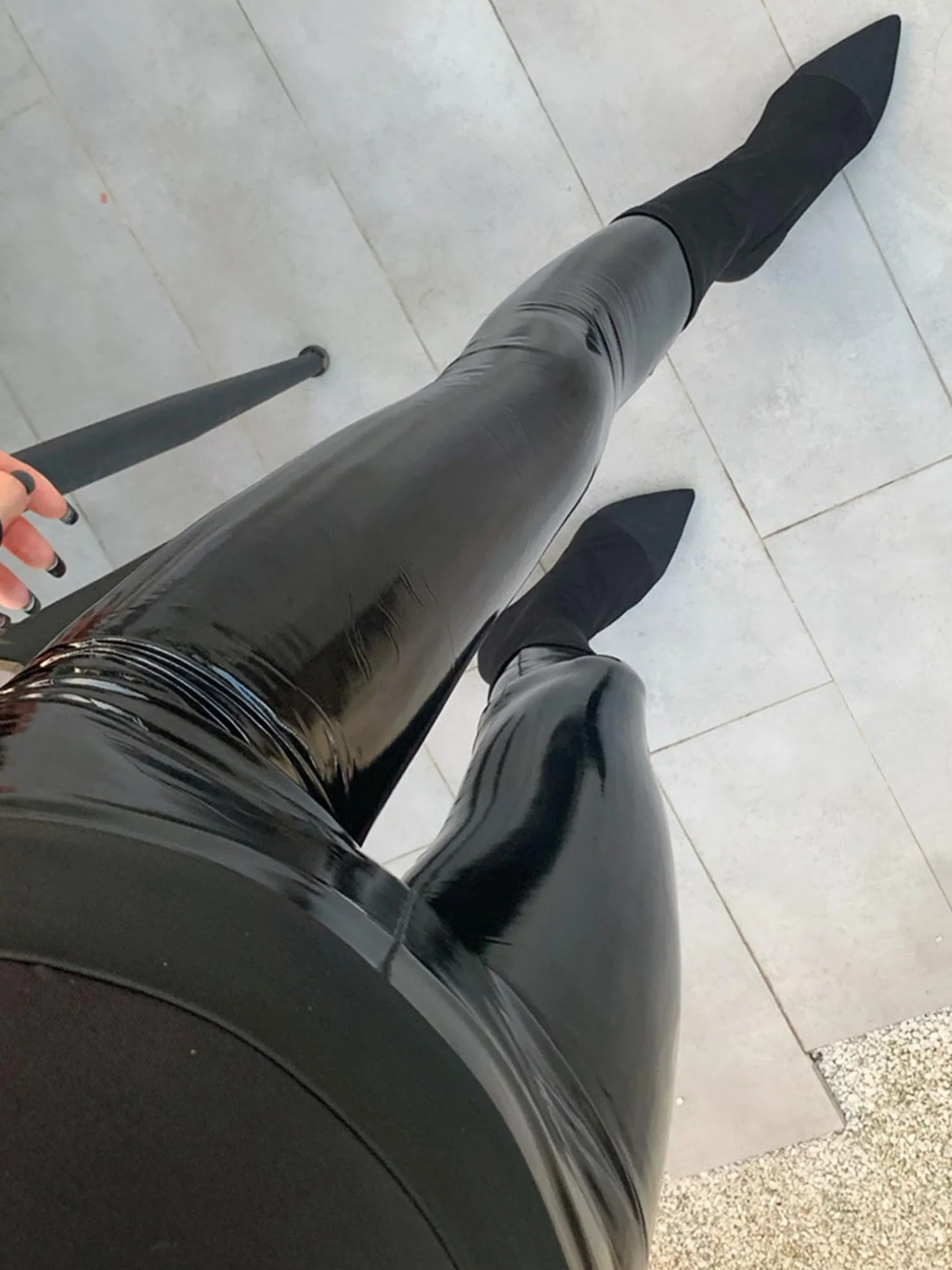 FEESHOW Donna Wetlook Leggings Pelle Finta Pantaloni Vita Alta Lucidi Collant Erotica
