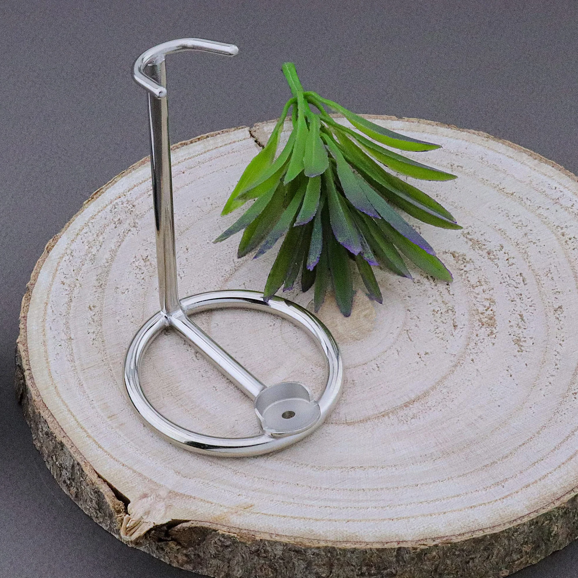 Supporto per rasatura da uomo, realizzato in acciaio INOX (finitura cromata) per tutti i tipi