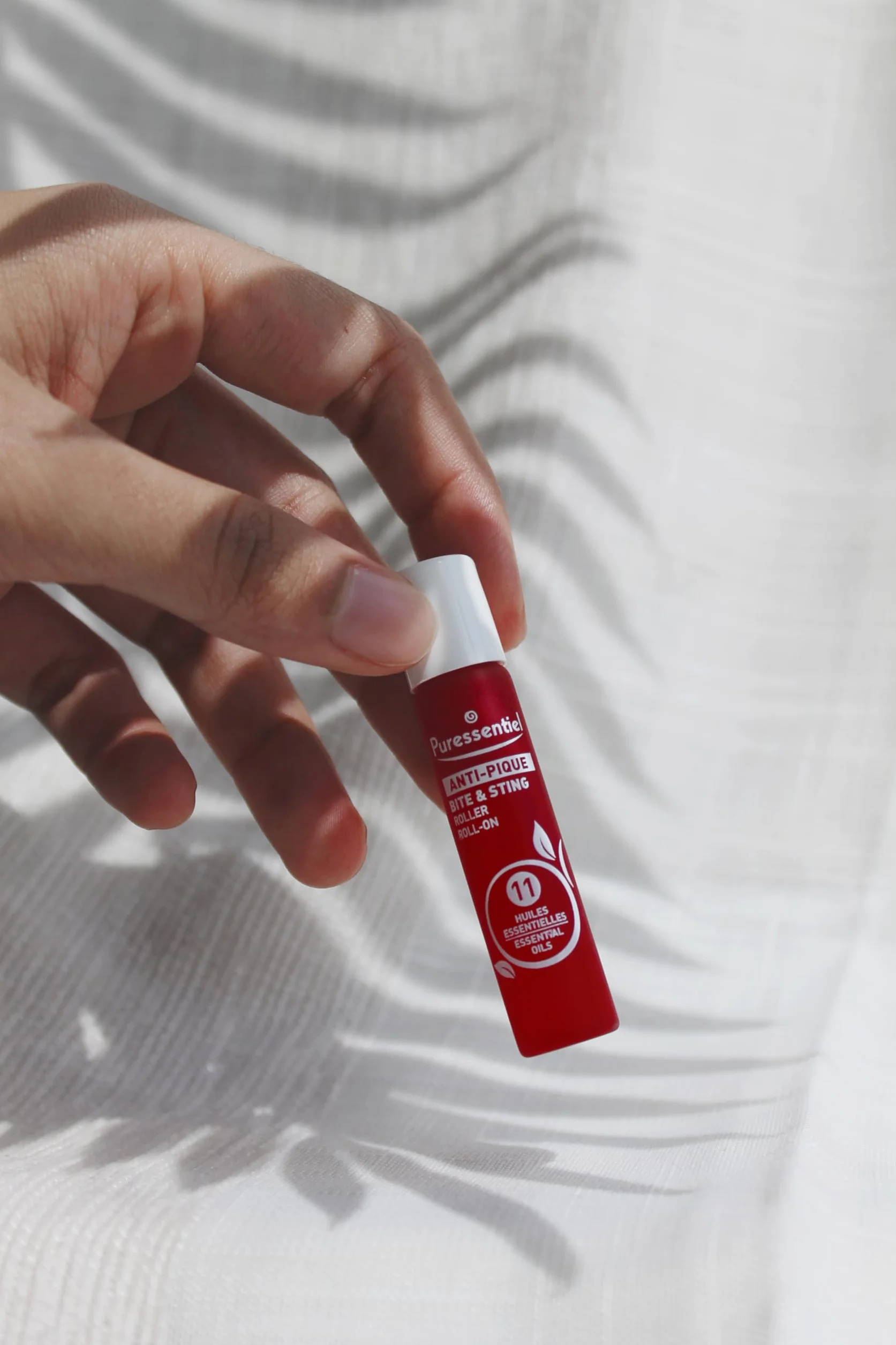 Puressentiel - SOS Insetti - Roller Lenitivo - Aiuta a lenire la pelle irritata dalle punture - Attivi 100% naturali - con 11 Oli Essenziali - 100% puri e naturali - Vegan e Cruelty Free - 5 ml