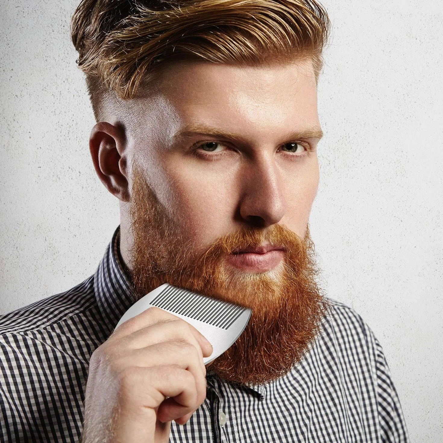Pettine in Acciaio Inossidabile Argentato Antistatico Doppia Azione Formato Carta di Credito per Barba e Capelli