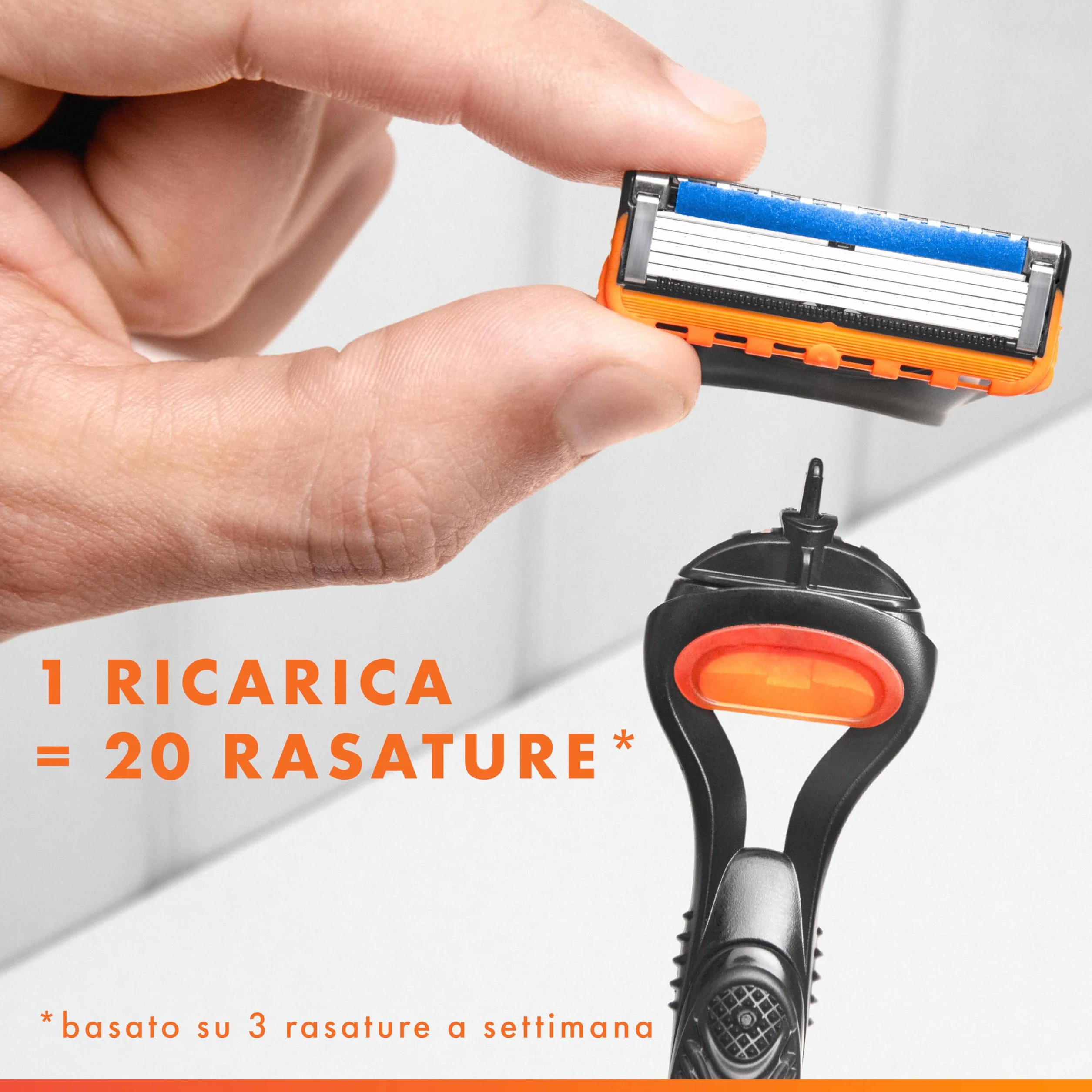 Gillette Fusion5 Rasoio Barba, 1 Rasoio Gillette + 1 Lametta di Ricambio, con Striscia Lubrificante per una Morbida Scorrevolezza e 5 Lame per una Rasatura Profonda e Duratura + Fusion Gel da Barba