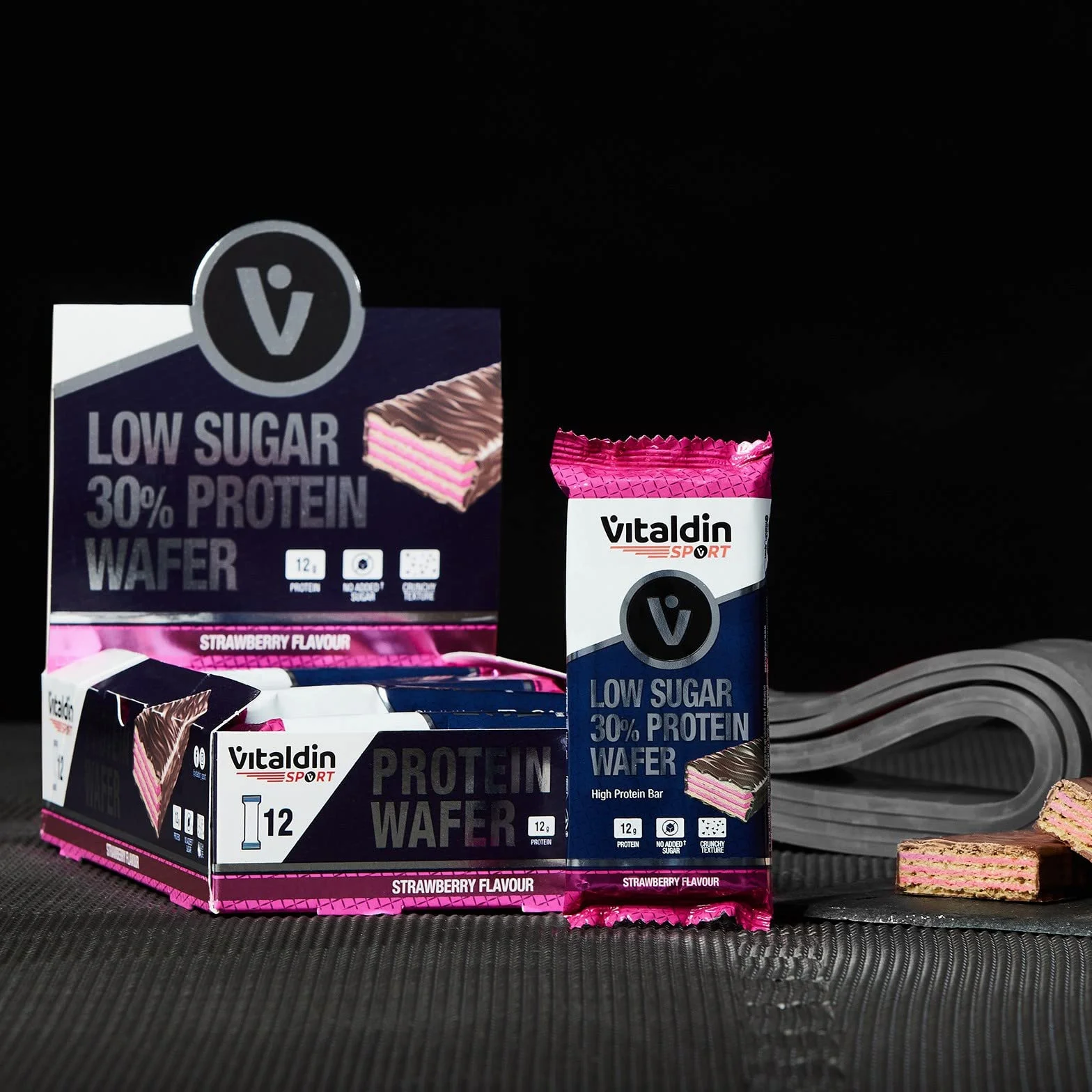 VITALDIN SPORT Low Sugar 30% Protein Wafer Fragola 12 Barrette Proteiche 40g Cioccolato Fondente