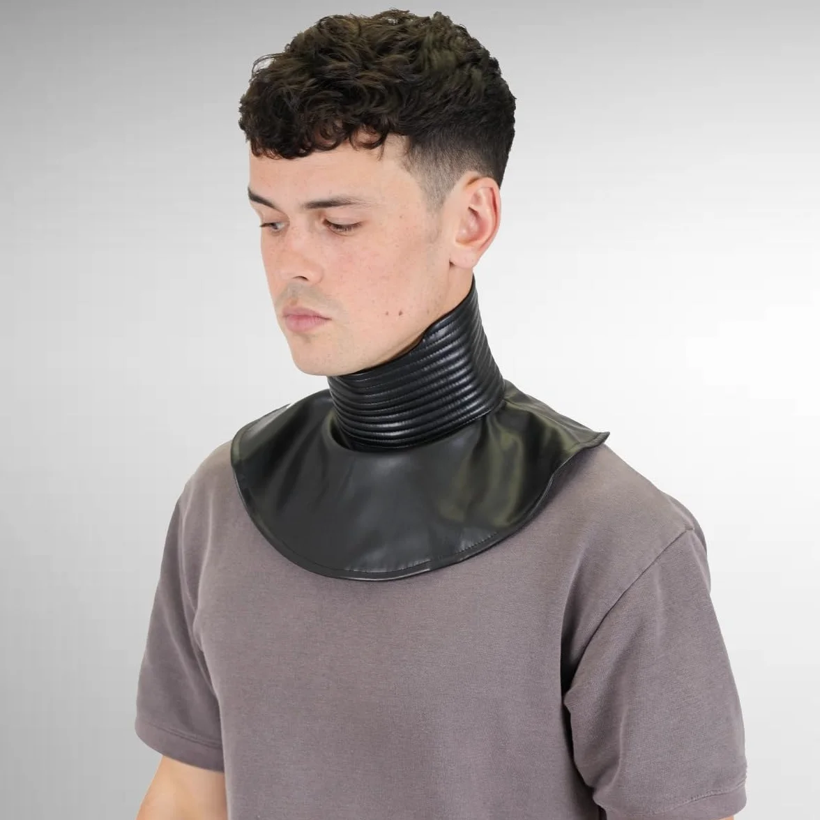 Guarnizione collo costume cosplay armatura casco accessorio nero