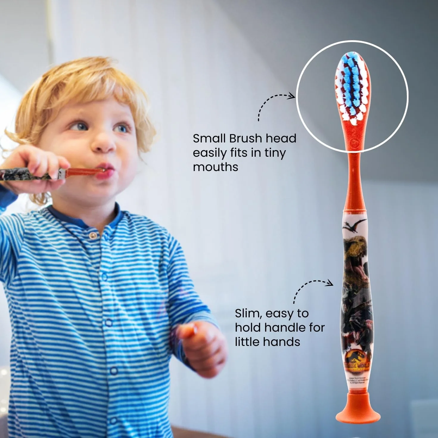 Jurassic World - Kit da viaggio per l'igiene orale, contiene dentifricio al gusto di fragola e spazzolino da denti con tappo di protezione, ventosa, manico comodo e setole morbide per bambini