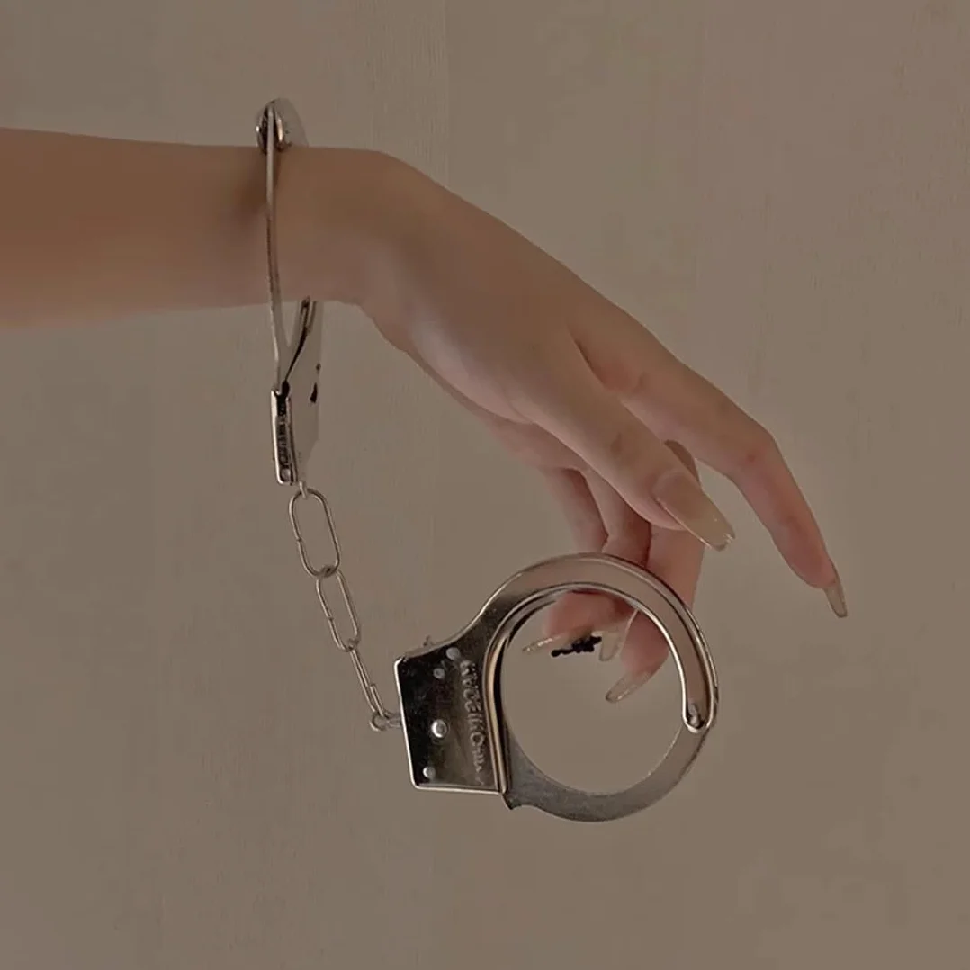 EIHI 2 pièces Manette in Metallo con Chiavi Manette Polizia Vero Manette Giocattoli Gioco per Bambini Giocattolo della Polizia Giocattolo Accessori Ruolo Vestito Operato Palla Puntello