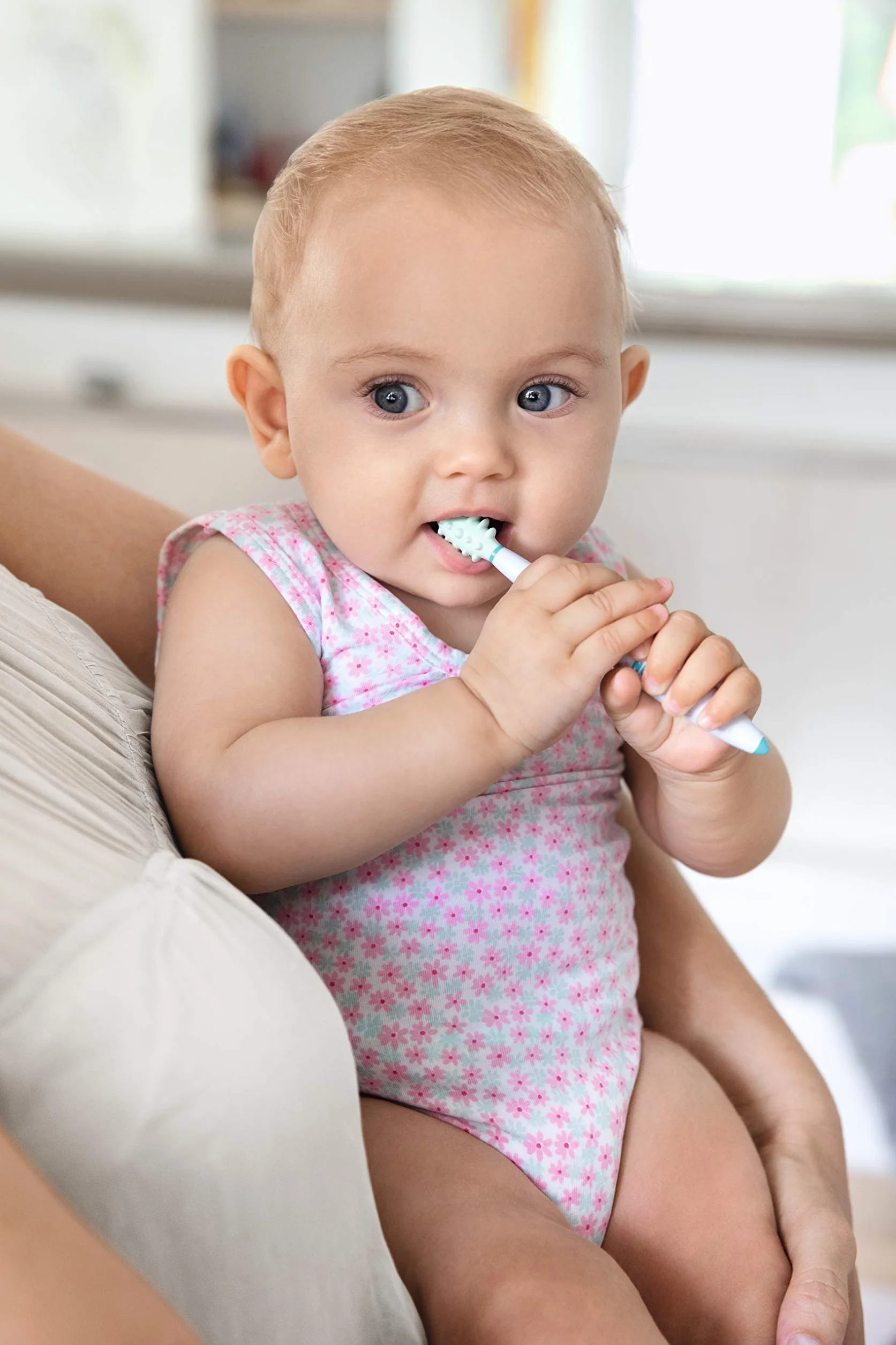 NUK Set di spazzolini da denti per imparare | 6+ mesi | Spazzolino da denti e spazzolino da denti per imparare per bambini | Anello protettivo e portaspazzolino | Senza BPA | 3 pz