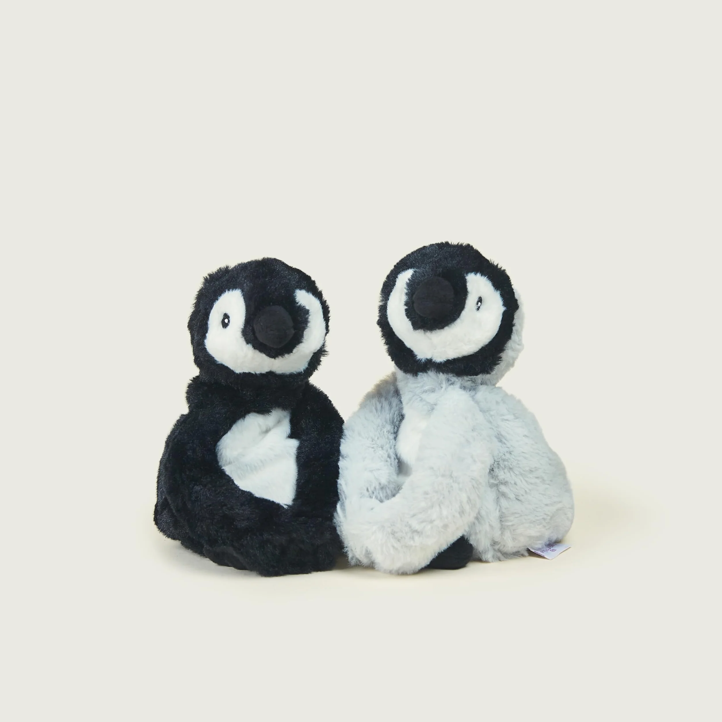 Warmies Warm Hugs Pinguino Sacchetti di Grano lavabili nel Microonde con Profumo di Lavanda Essiccata Francese, Peluche Completamente Riscaldabile per Sollievo dall'Ansia e dal Dolore
