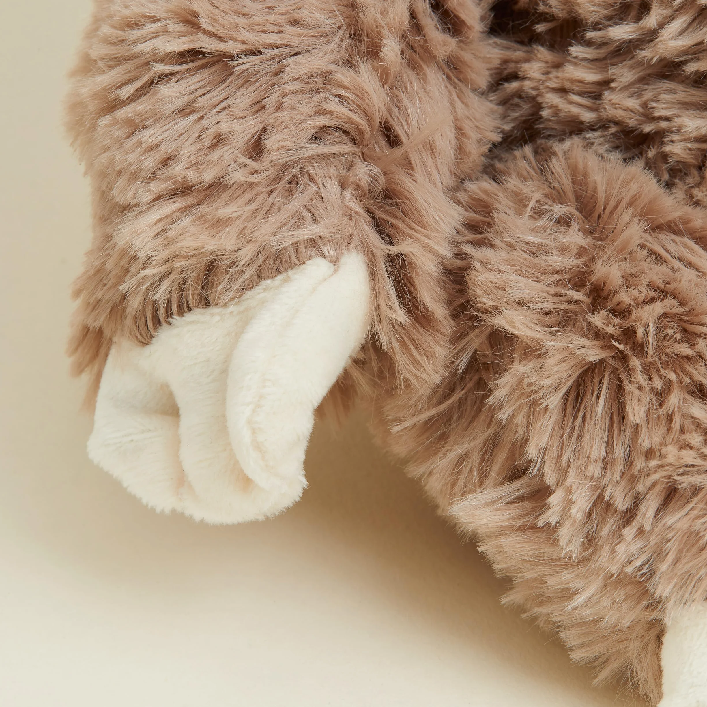 Warmies Peluche Bradipo Marrone Pesato Utilizzabile nel Microonde con Profumo di Lavanda Francese, Borsa di Grano Caldo o Freddo per un Fresco Rilassamento e un Caldo Sollievo