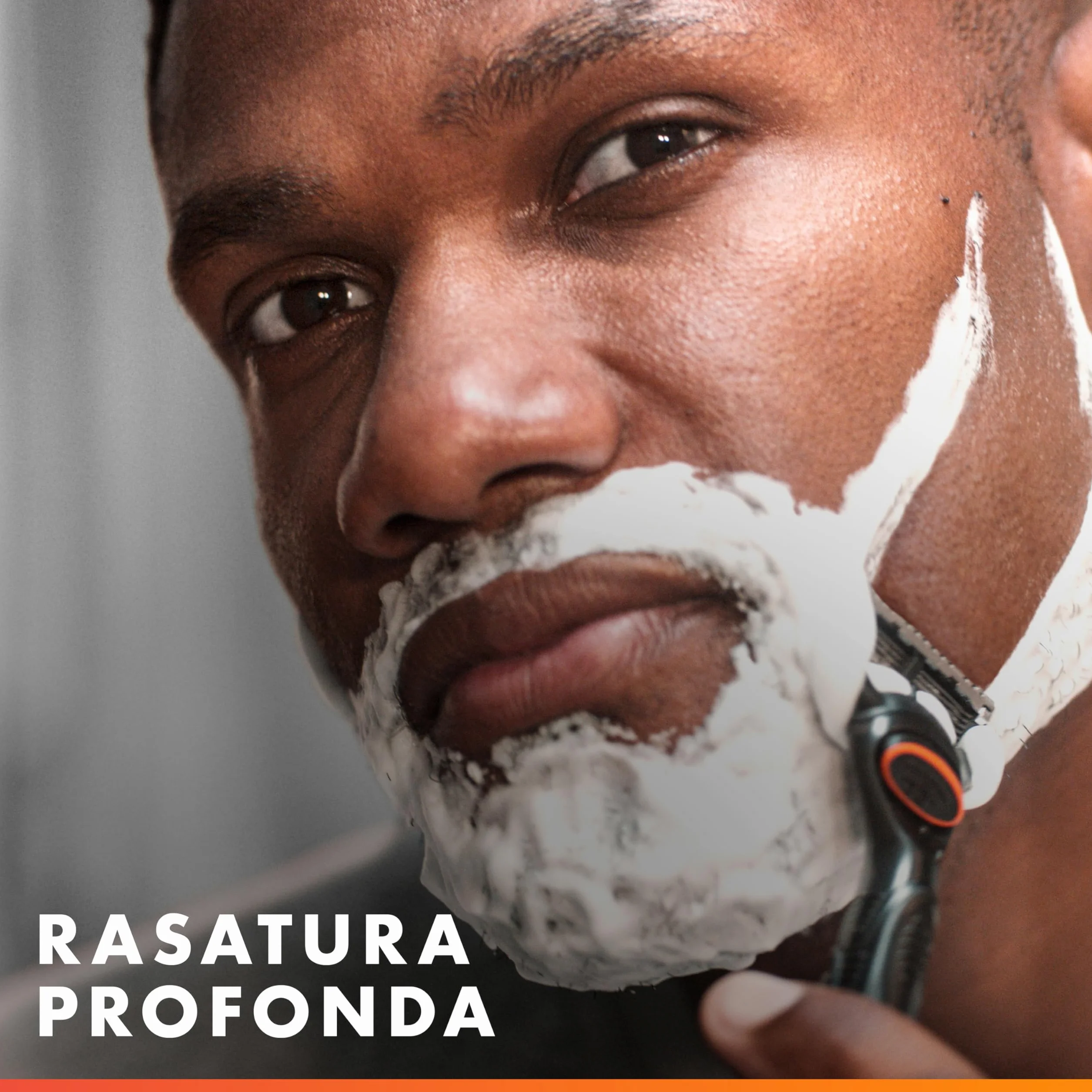 Gillette Fusion 5, 1 Rasoio Barba Manuale e 12 Lamette da Barba di Ricambio per Rasoio Manuale Fusion5, da 5 Lame, Rasatura Scorrevole con Striscia Lubrificante, Fino a 1 Mese di Rasatura per Lametta