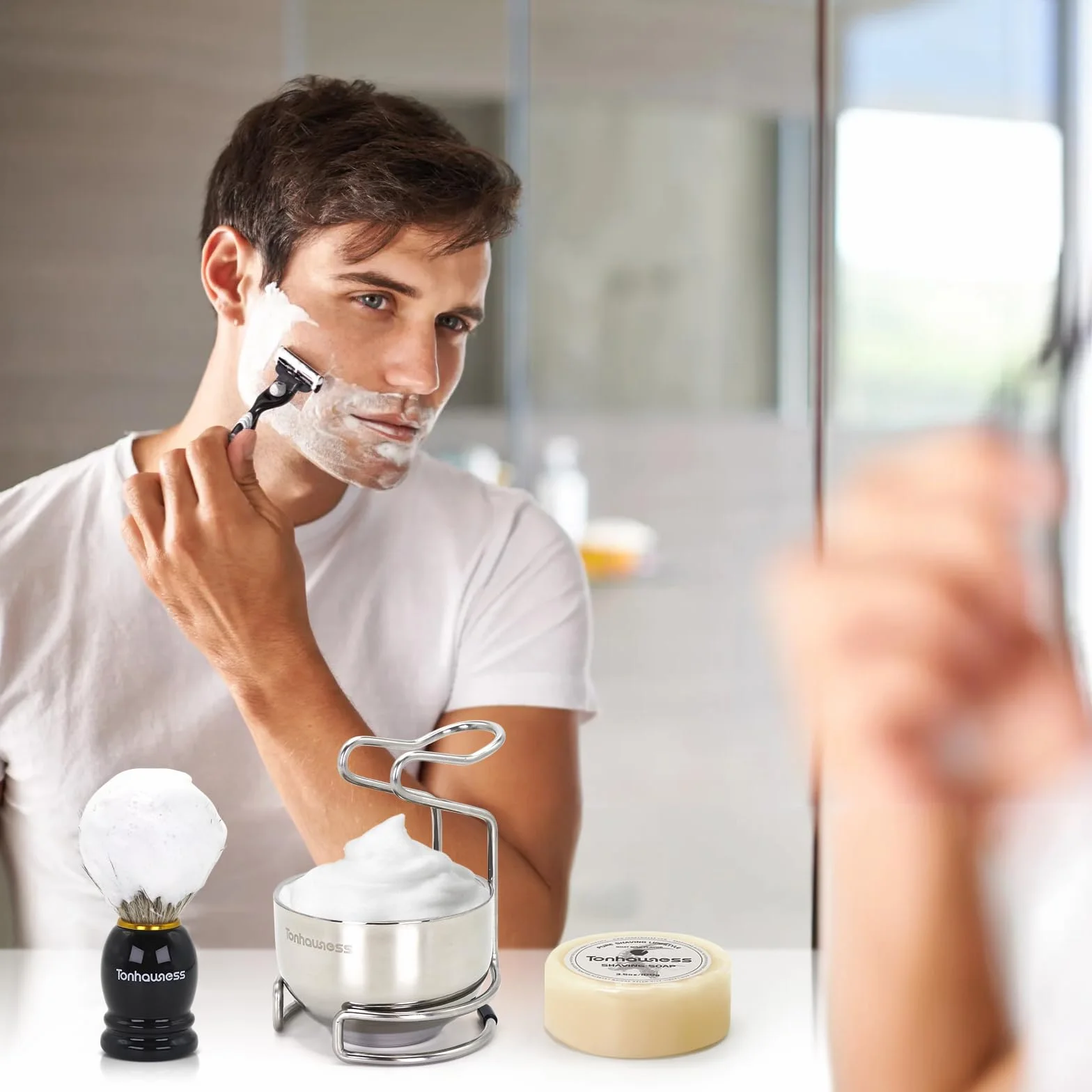 Kit Pennello da Barba per Uomo, Set di Pennelli da Barba 4 in 1 Include Pennello da Barba in Pelo di Tasso, Ciotola e Supporto da Barba in Acciaio Inossidabile e Sapone da Barba per Regalo