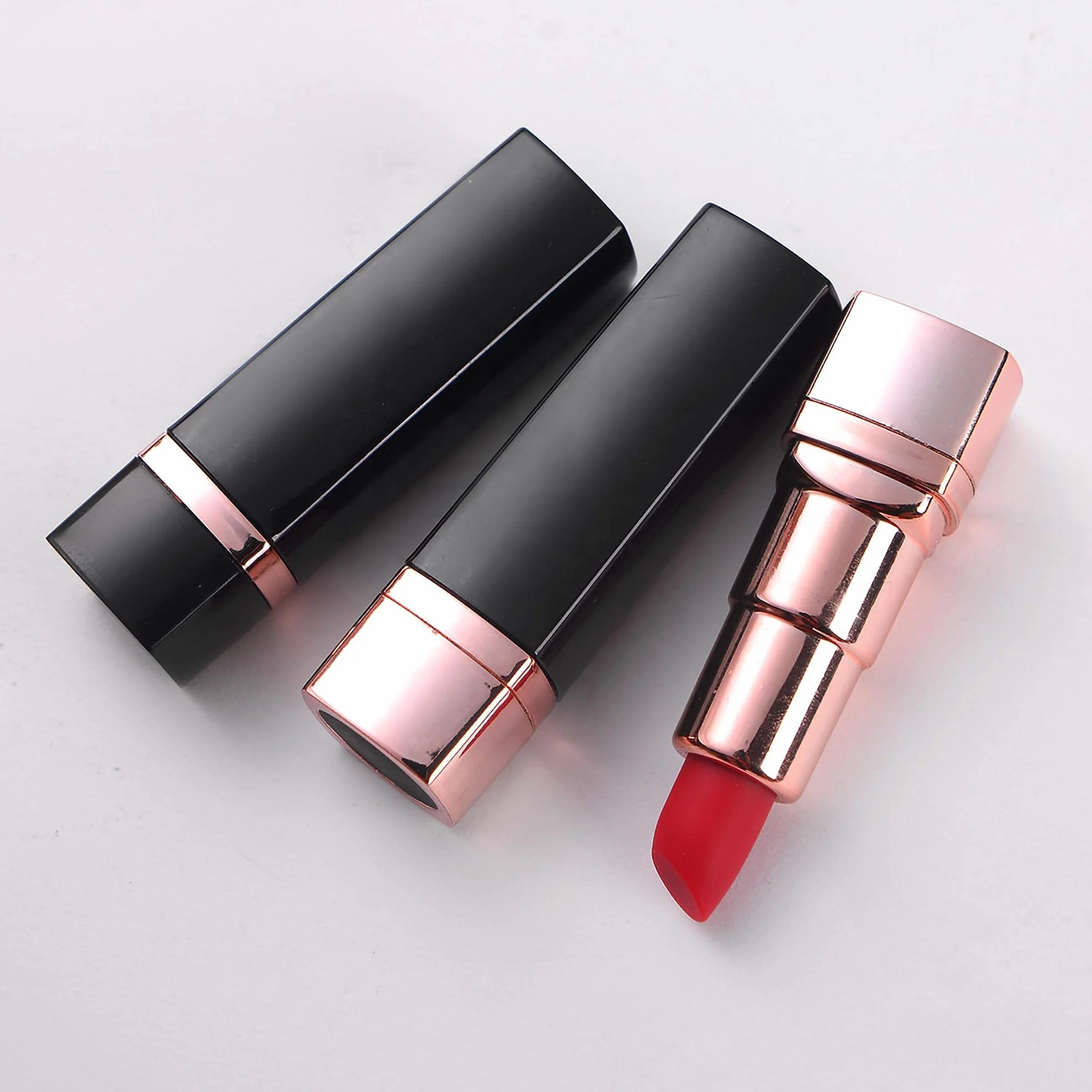 VIBRATORE RICARICABILE ROSSETTO LIPSTICK DONNE MASSAGGIATORE CLITORIDE J016