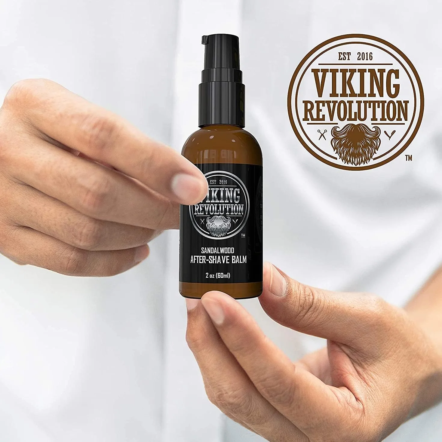 Viking Revolution - Crema Dopobarba Uomo Di Lusso - Lenisce e Idrata il Viso Post-Rasatura - Elimina il Bruciore e le Irritazioni per una Pelle Setosa - Fragranza al Sandalo - 60ml