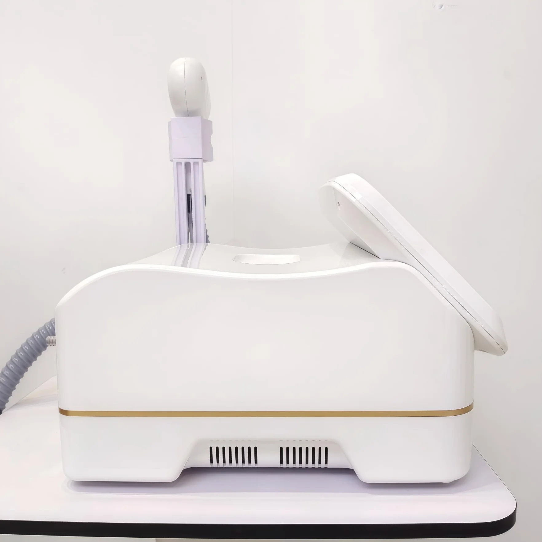 Professional diodo laser depilatore 4 lunghezze d'onda 4000W punto di congelamento corpo depilazione permanente del viso