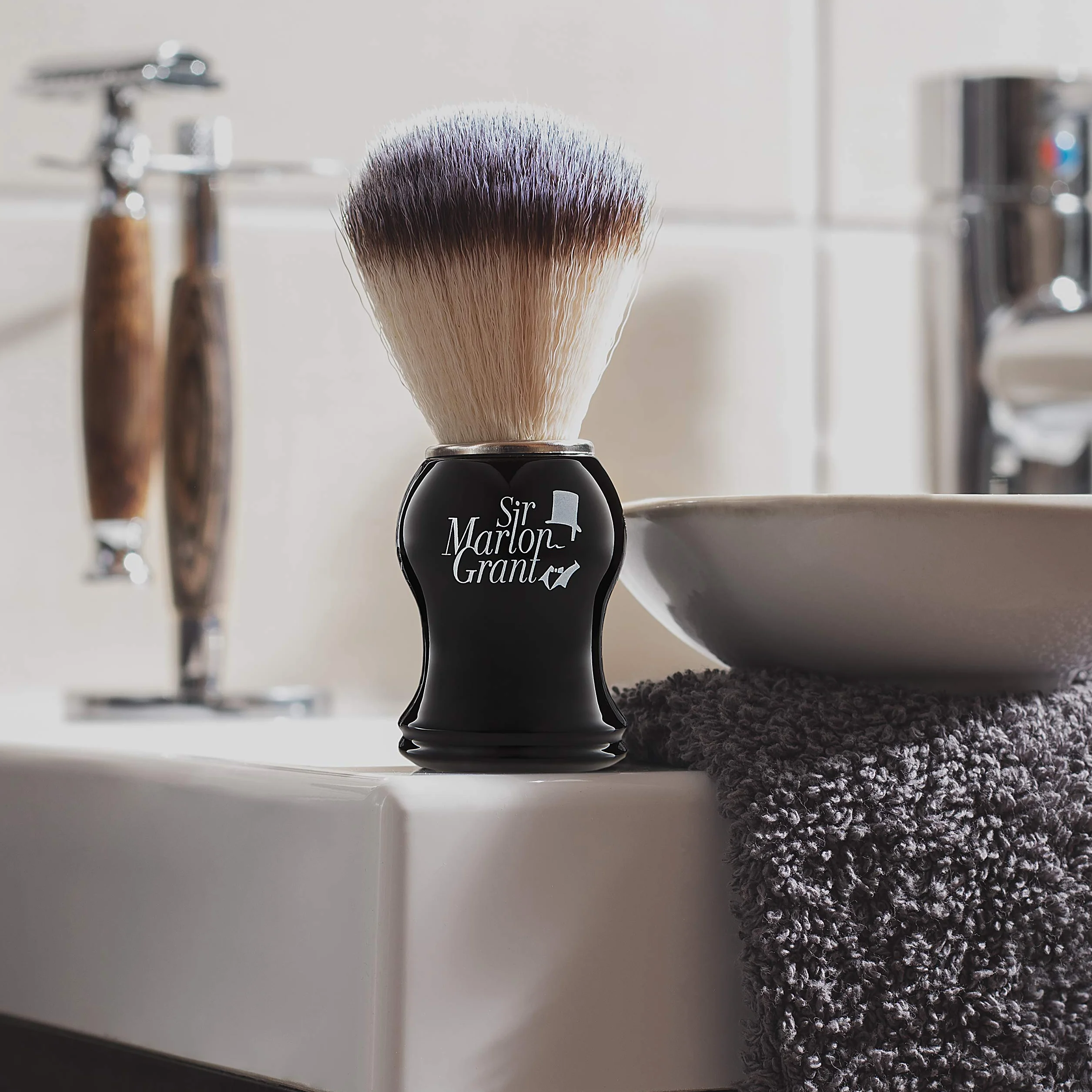 Set Da Barba Uomo Vegano Al 100% - Pennello Da Barba Di Qualità Premium - Con Scatola Da Viaggio - Perfetto Come Idea Regalo - Completo Di Spazzola