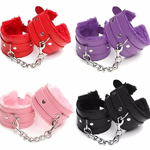 Manette per Coppia, Manette Pelle per Coppia, Manette Pelose in Pelle con Morbida Imbottitura Pelosa e Catena con Moschettoni Sganciabili, per Giochi Bondage (Nero)