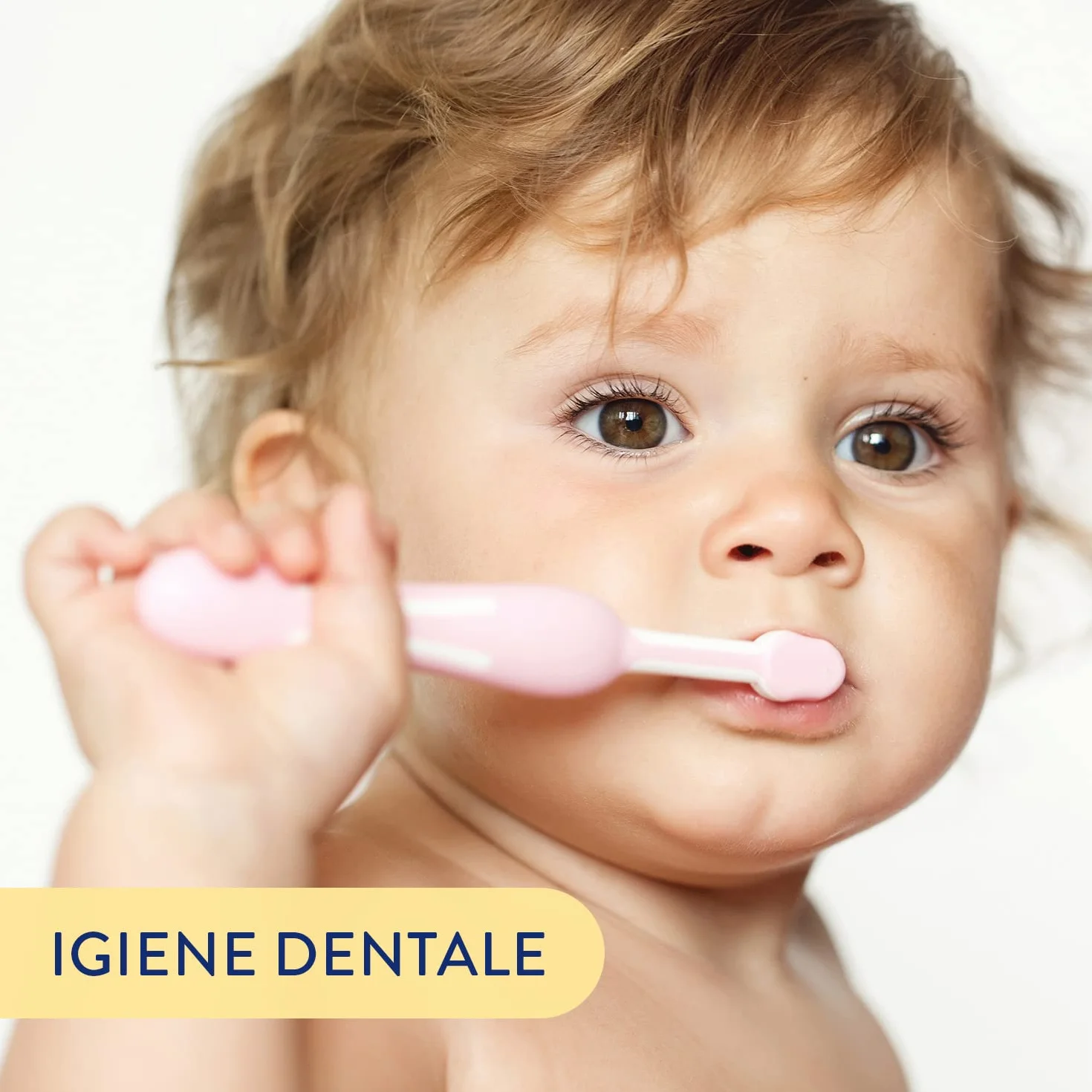 Babycoccole DENTINIFRICIO FRAGOLOSO. Dentifricio per Bambini da 0 a 6 anni all'aroma naturale di Fragola. Rinforza i denti, previene le carie. Giusto apporto di fluoro, calcio e vitamine - 75 ml