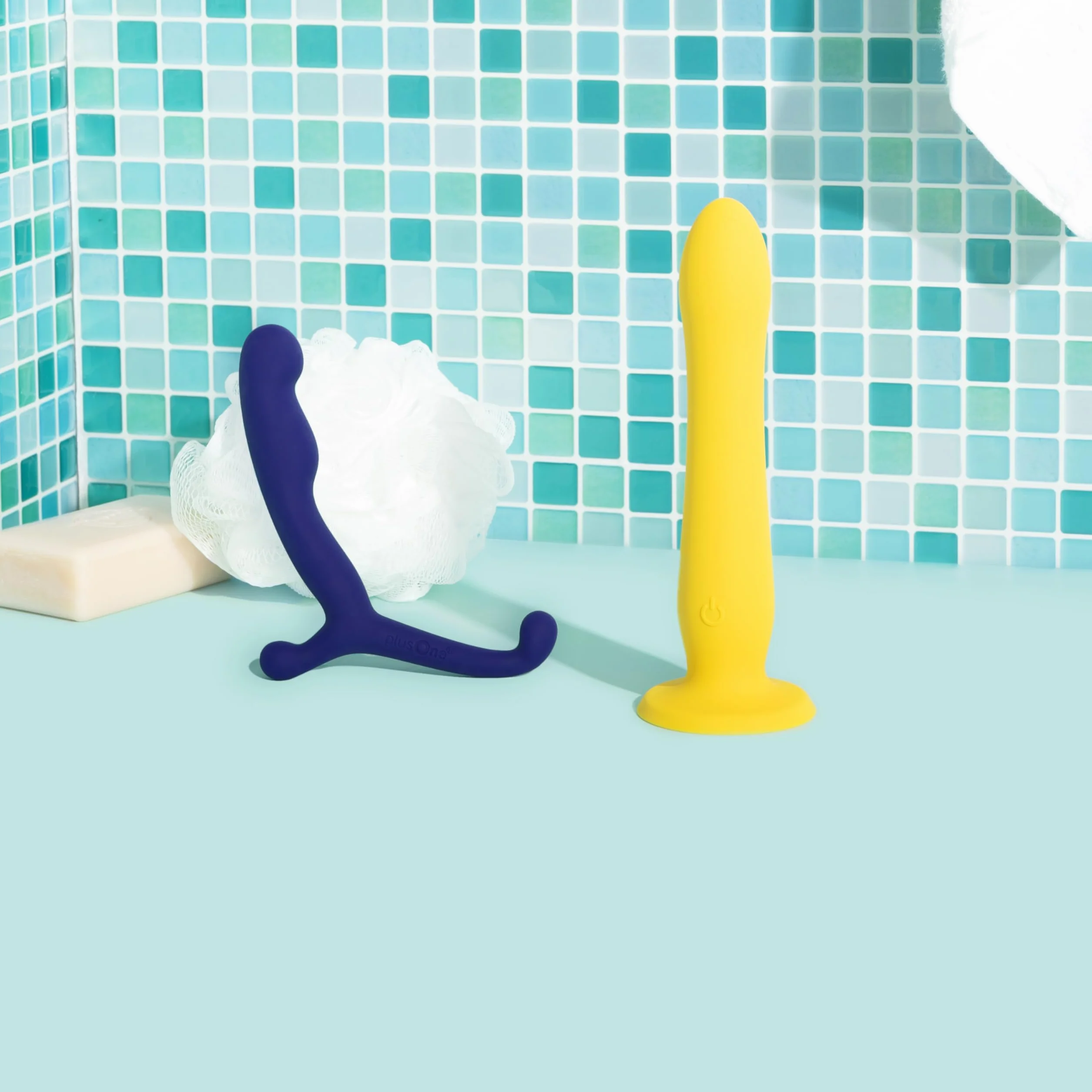 plusOne Massaggiatore per prostata da 10,2 cm, stimolatore personale, in silicone sicuro per il corpo, impermeabile, con braccio esterno per un facile utilizzo