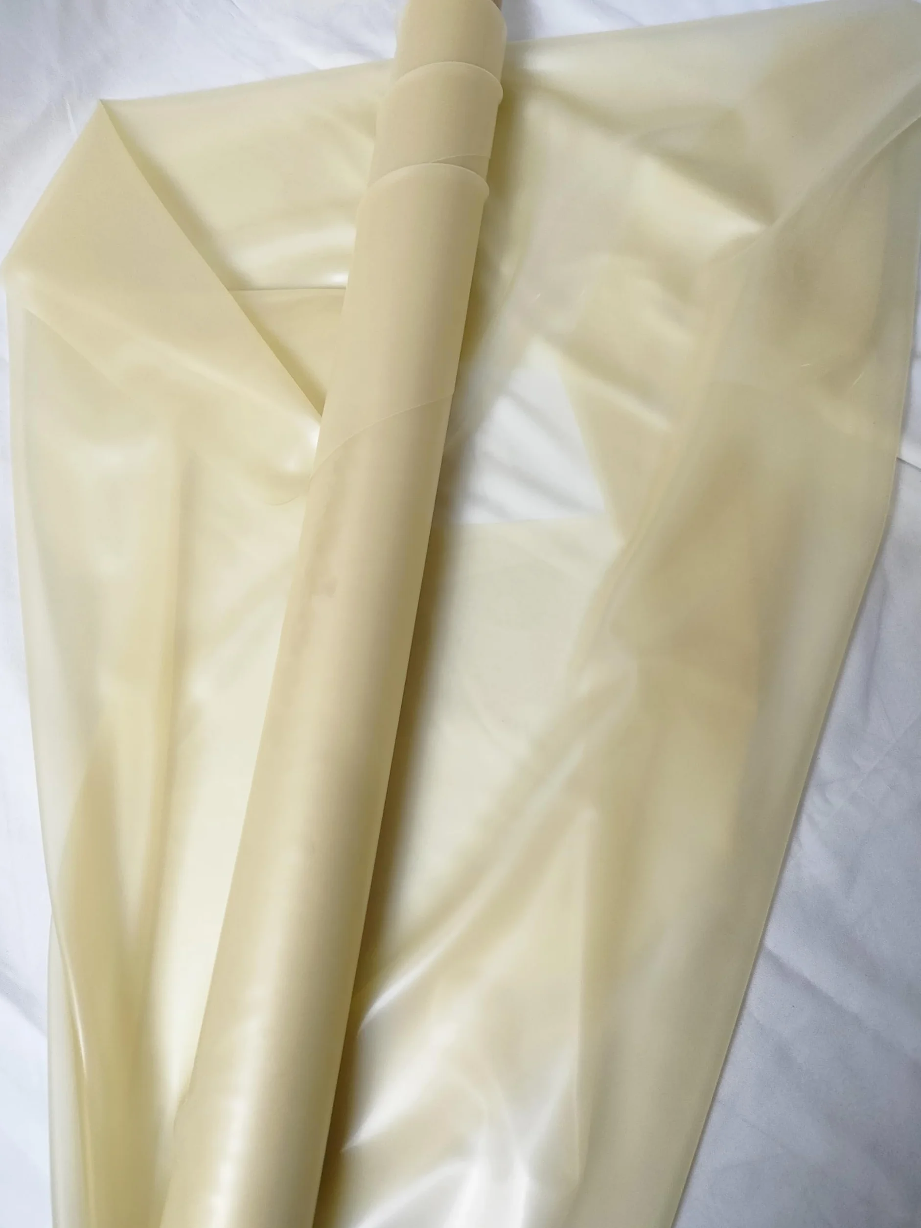 Tessuto in lattice naturale impermeabile 0,4 mm beige trasparente 1,1 x 1 m per massaggi SM