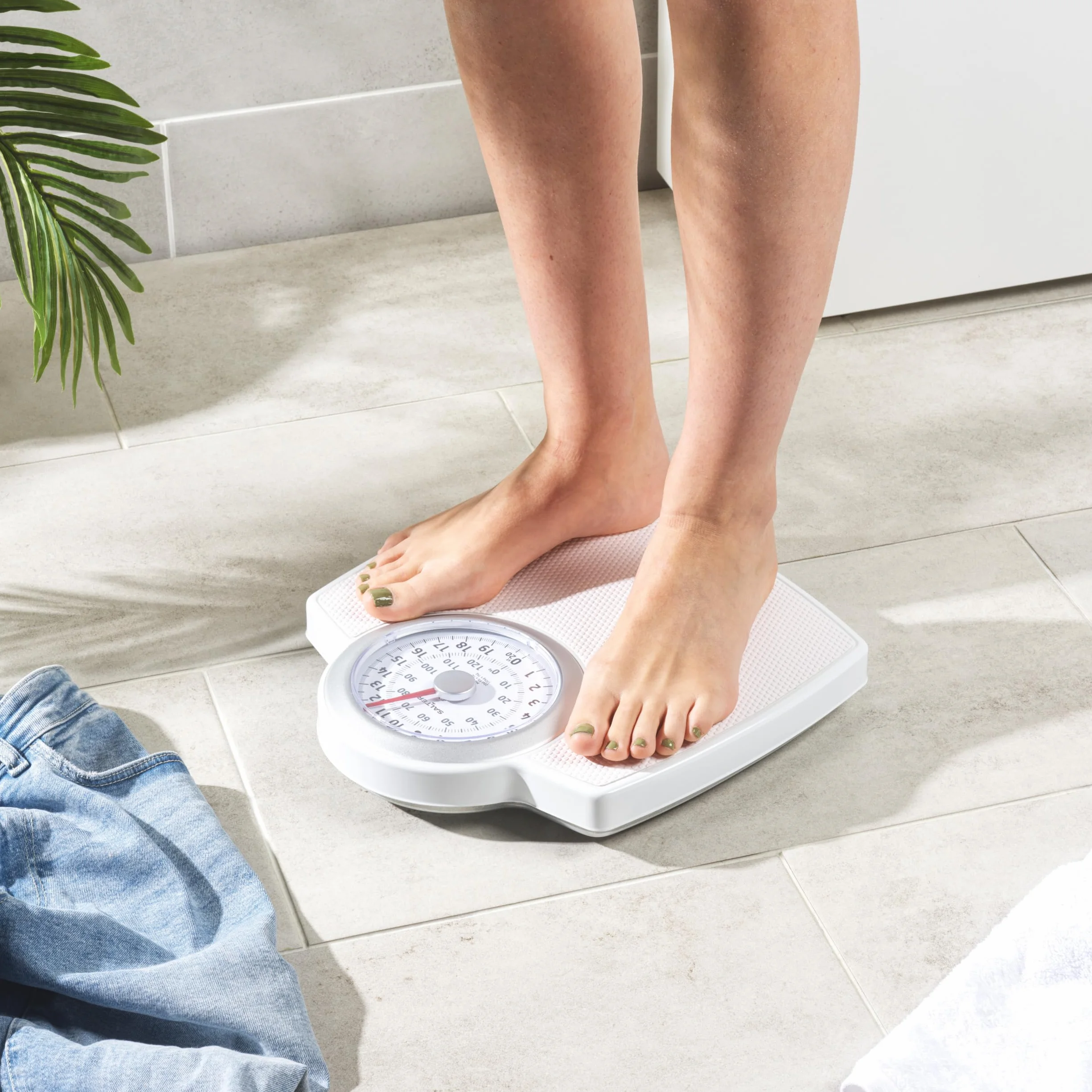 Salter 144 WHSVDR - Bilance da bagno meccaniche, numeri grandi, qualità premium, bilancia persona, capacità masima di 130 kg, quadrante grande, piattaforma spaziosa, bianco