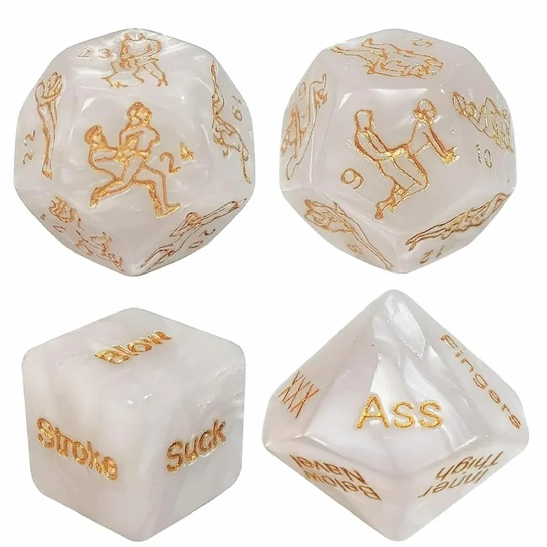 Coppia Di Dadi Da Gioco Per Coppie, 4 Pezzi, Regali Per Uomini, Dadi Decisionali Per Anniversari, Colore Bianco Con Motivi Dorati, Dimensione 18-25Mm