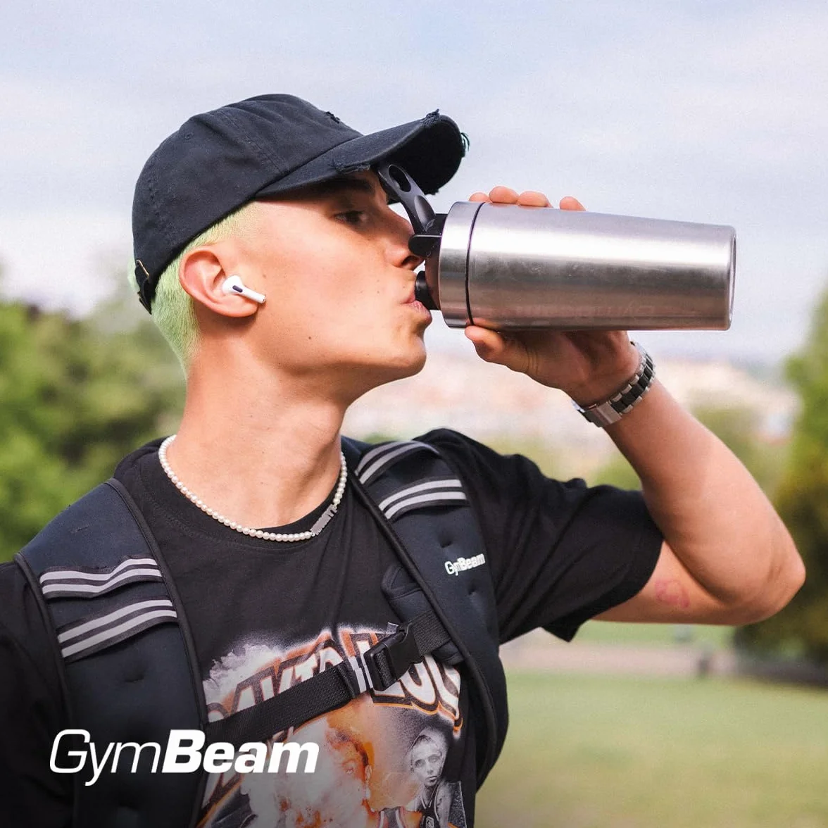 GymBeam Shaker Steel, Agitatore in Metallo, Shaker per Bevande Proteiche in Acciaio Inox, Leggero e Resistente da 750 ml, Non Trattiene Odori Sgradevoli, Ideale per Miscelare Integratori Alimentari