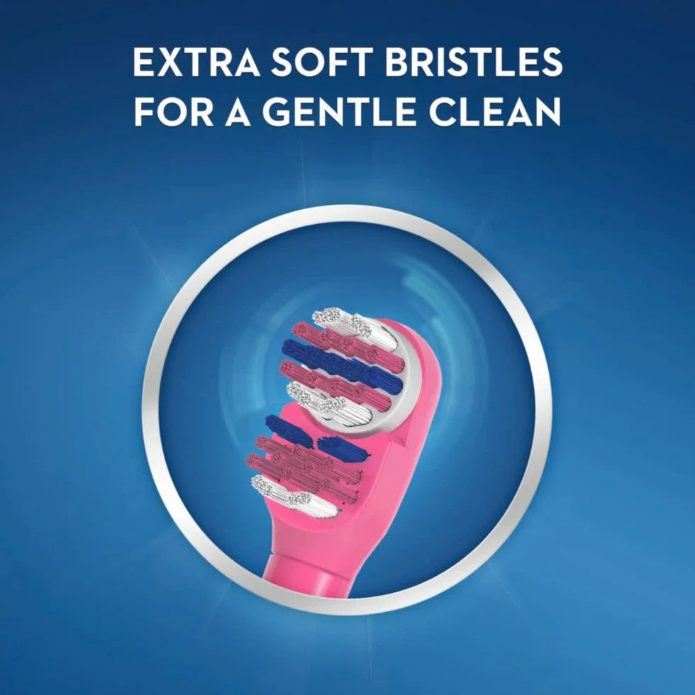 Oral-B Spazzolino da denti a batteria con Marvel Avengers, setole morbide, per bambini dai 3 anni in su (il personaggio può variare)