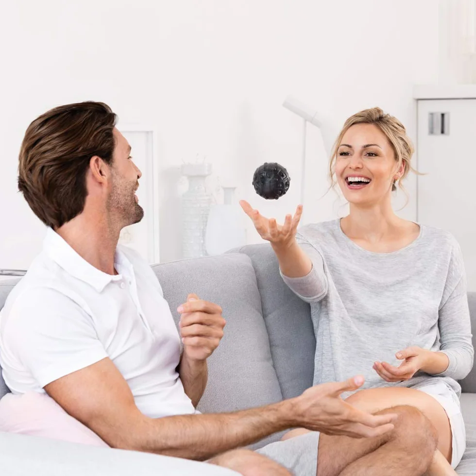 Beurer MG 10 Pallina per Massaggio Muscolare con Vibrazione, 2 Livelli di Intensità, per Schiena, Collo, Braccia e Gambe, Forma Compatta, Superficie Soft Touch, Ideale anche in Viaggio