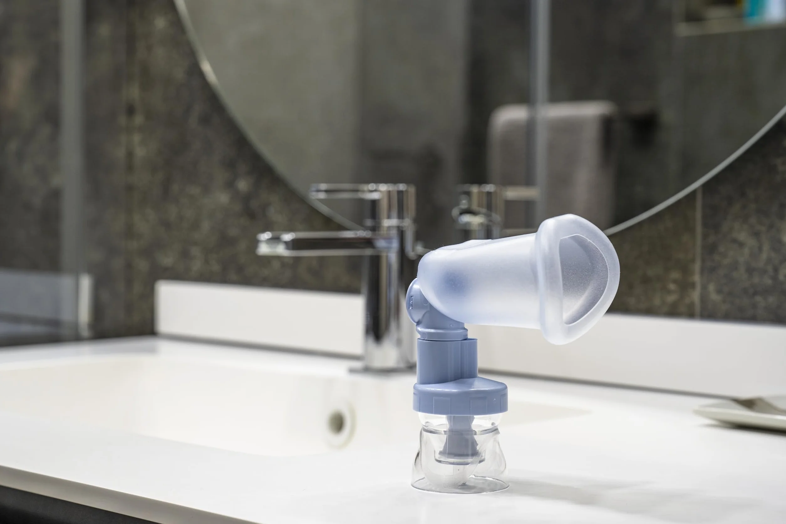 Air Liquide Healthcare NEBULA SPACER Ampolla con Maschera per Pazienti Cooperanti 6 anni Terapia Basse Vie Respiratorie