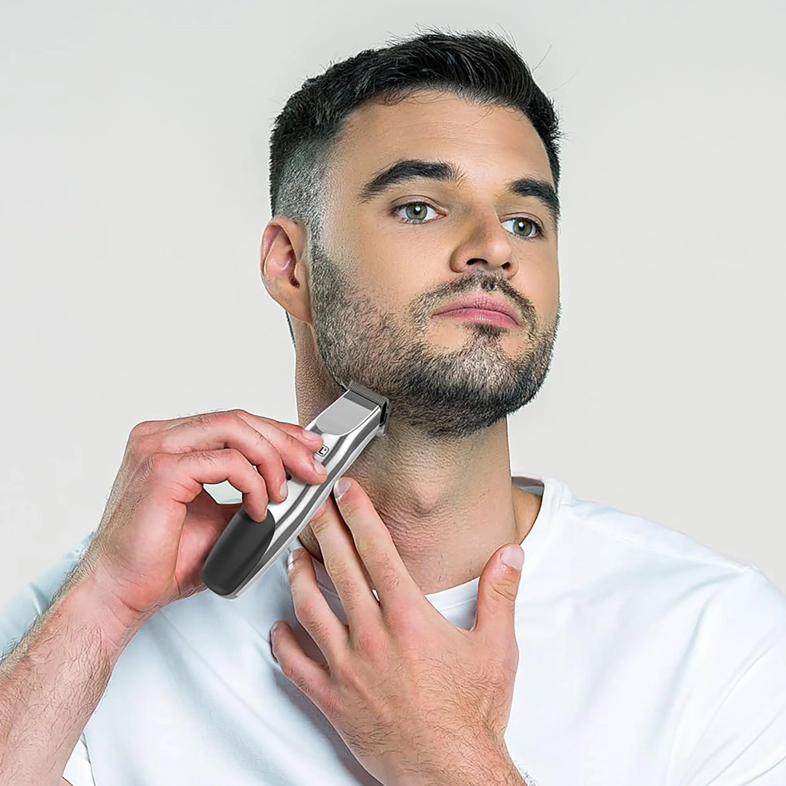 WAHL Groomsman, peli del naso, dettagli e pulizia con Trimmer Wet/Dry a batteria per peli del naso