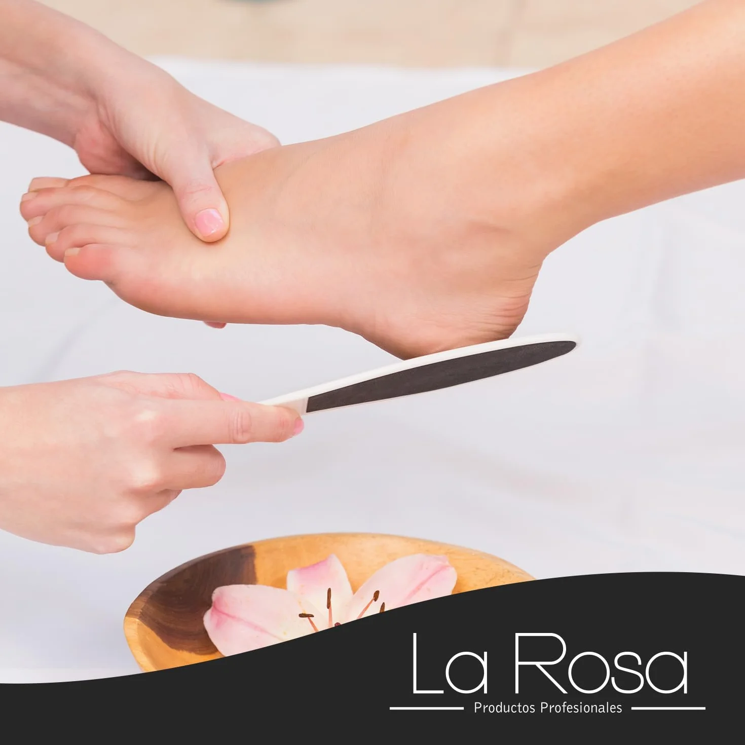LaRosa PUMICE SPA Lima per Piedi – Manico Trasparente a Forma di Piede con Pietra Pomice Nera & Superficie Abrasiva
