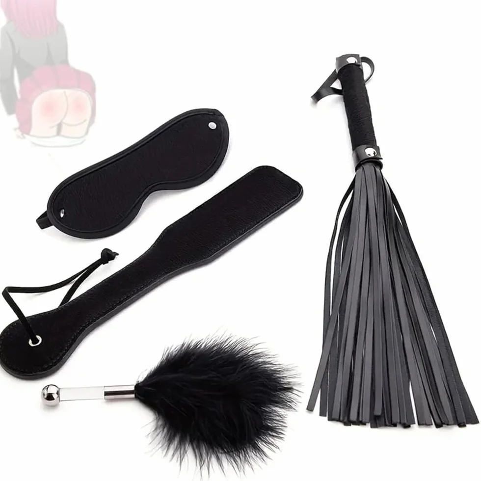 Set da 4 pezzi di paddle da allenamento in pelle nera con piume per feste
