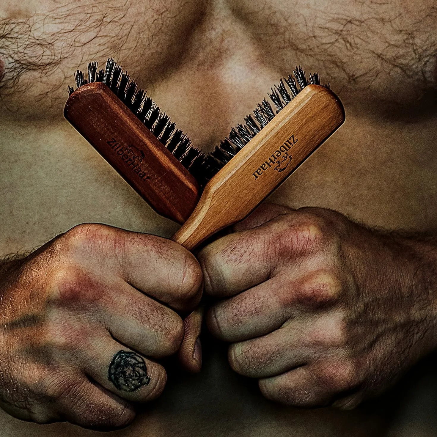 ZilberHaar - spazzola da barba (setole morbide), in setole di cinghiale e legno di pero al 100%, adatto a tutti gli oli e balsami per barba, prodotto realizzato in Germania