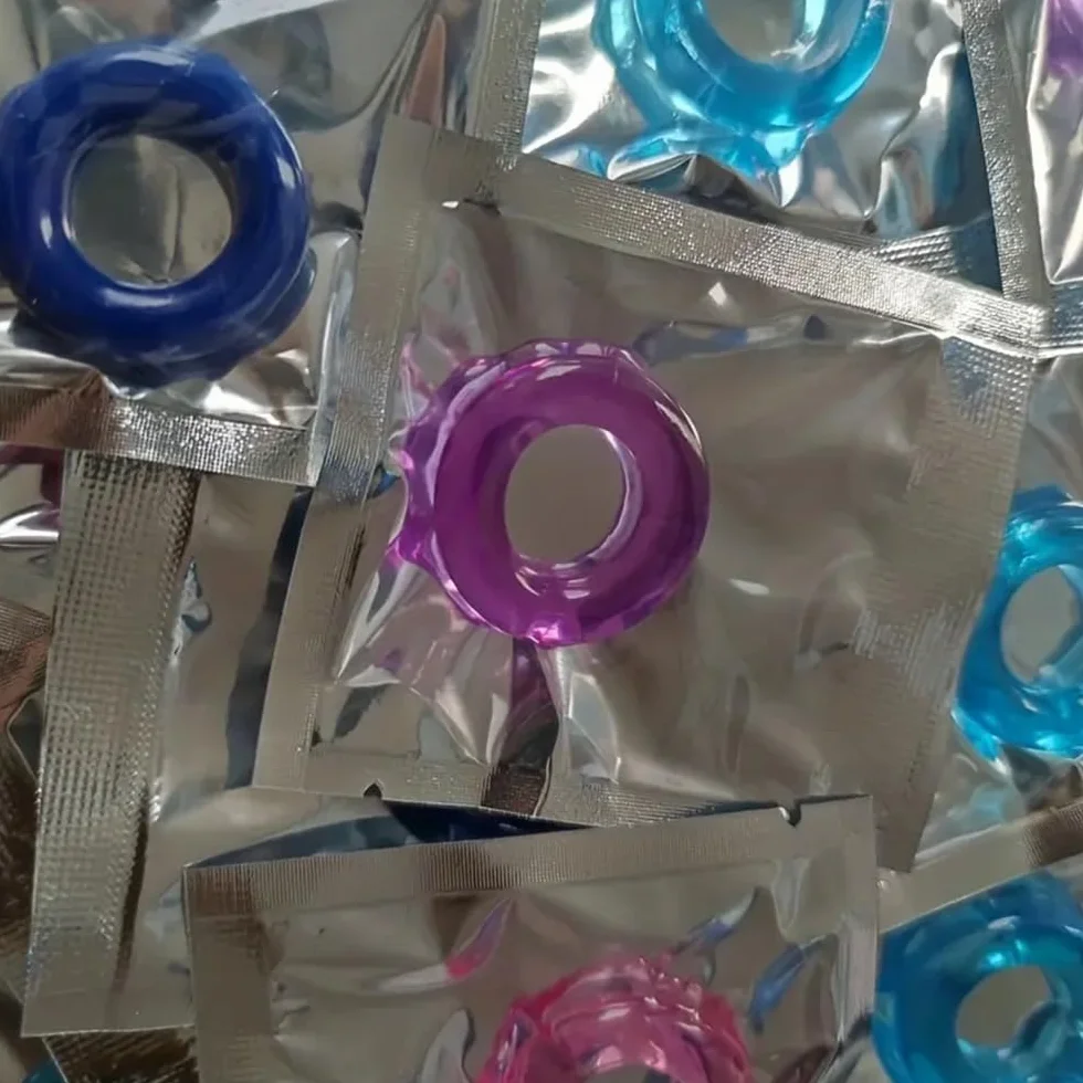 6 pezzi di anelli in silicone nero morbido e super elastico