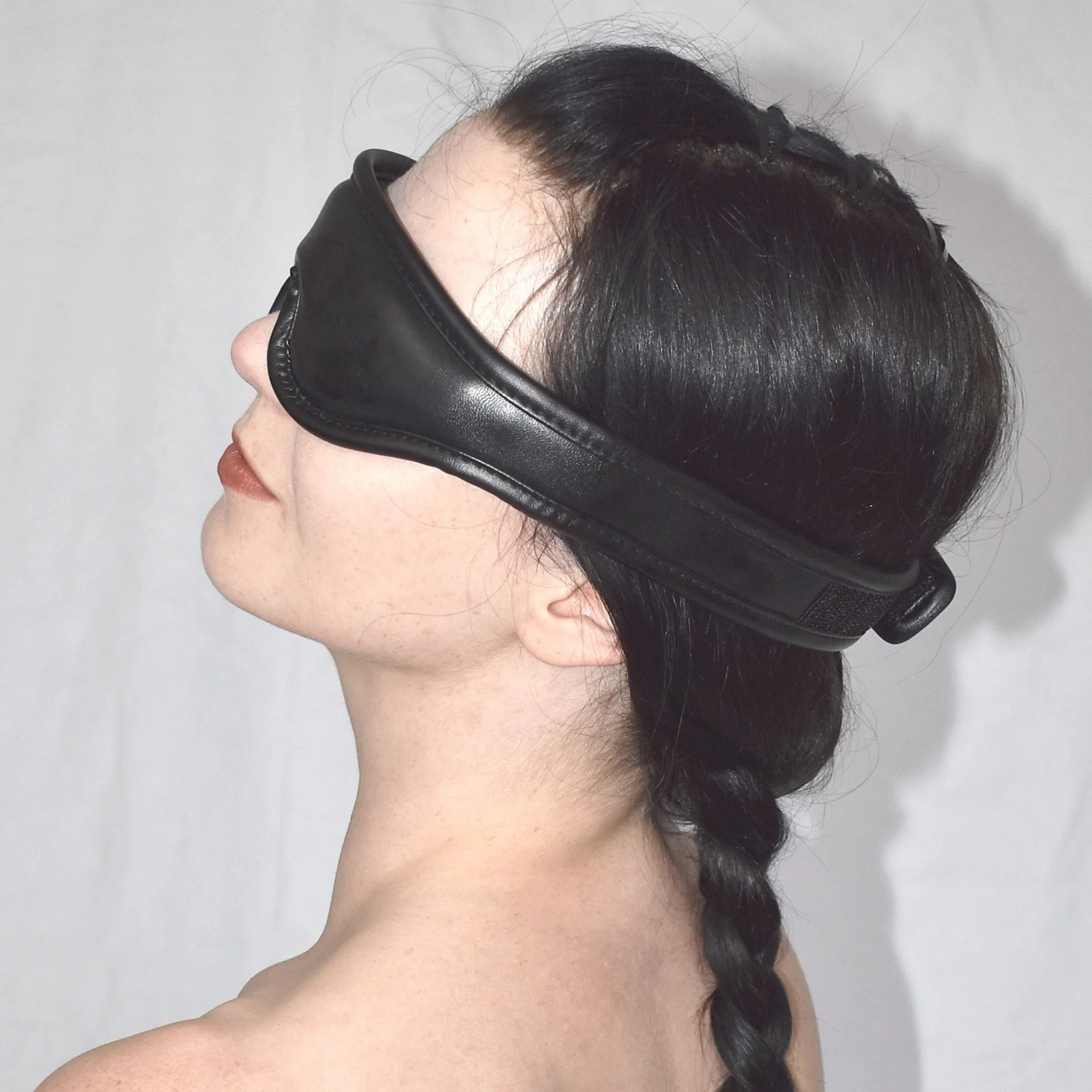 Maschera BDSM in ecopelle regolabile