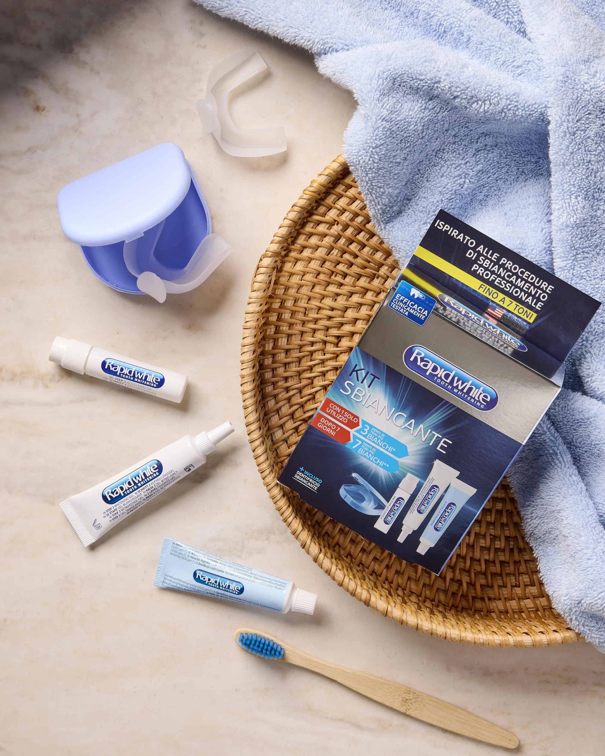 Rapid White Kit Sbiancante Denti con Dentifricio, Sbiancamento 7 Toni, Senza Perossido, Mascherina Morbida, Gusto Menta
