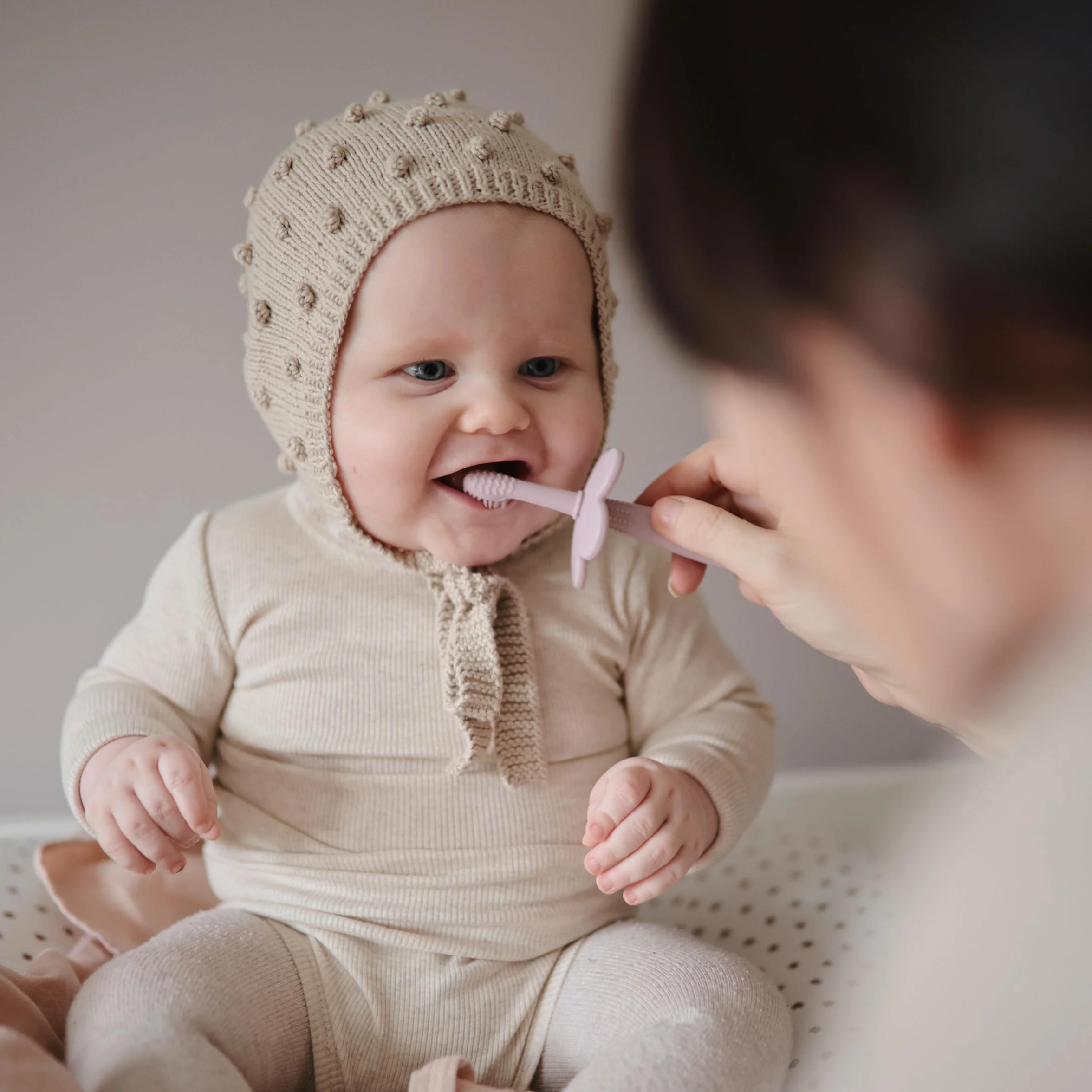 Mushie | Spazzolino da Denti da Allenamento per Bambini | Senza BPA | Training Brush & Primo Spazzolino | Accessori per Bambini Sicuri e di Alta Qualità | Soft Lilac