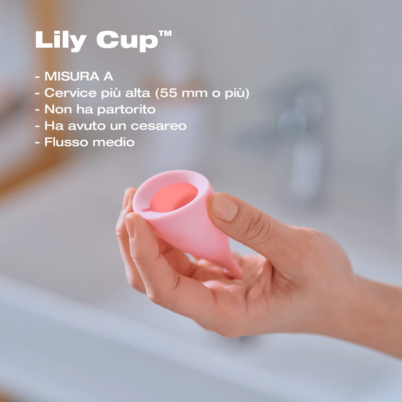 Intimina Lily Cup Size A: Coppetta Mestruale Sottile, Menstrual Cup Utilizzabile per un Massimo di 8 ore, Coppa Mestruale per Raccogliere il Flusso, Coppetta Mestruale Morbida