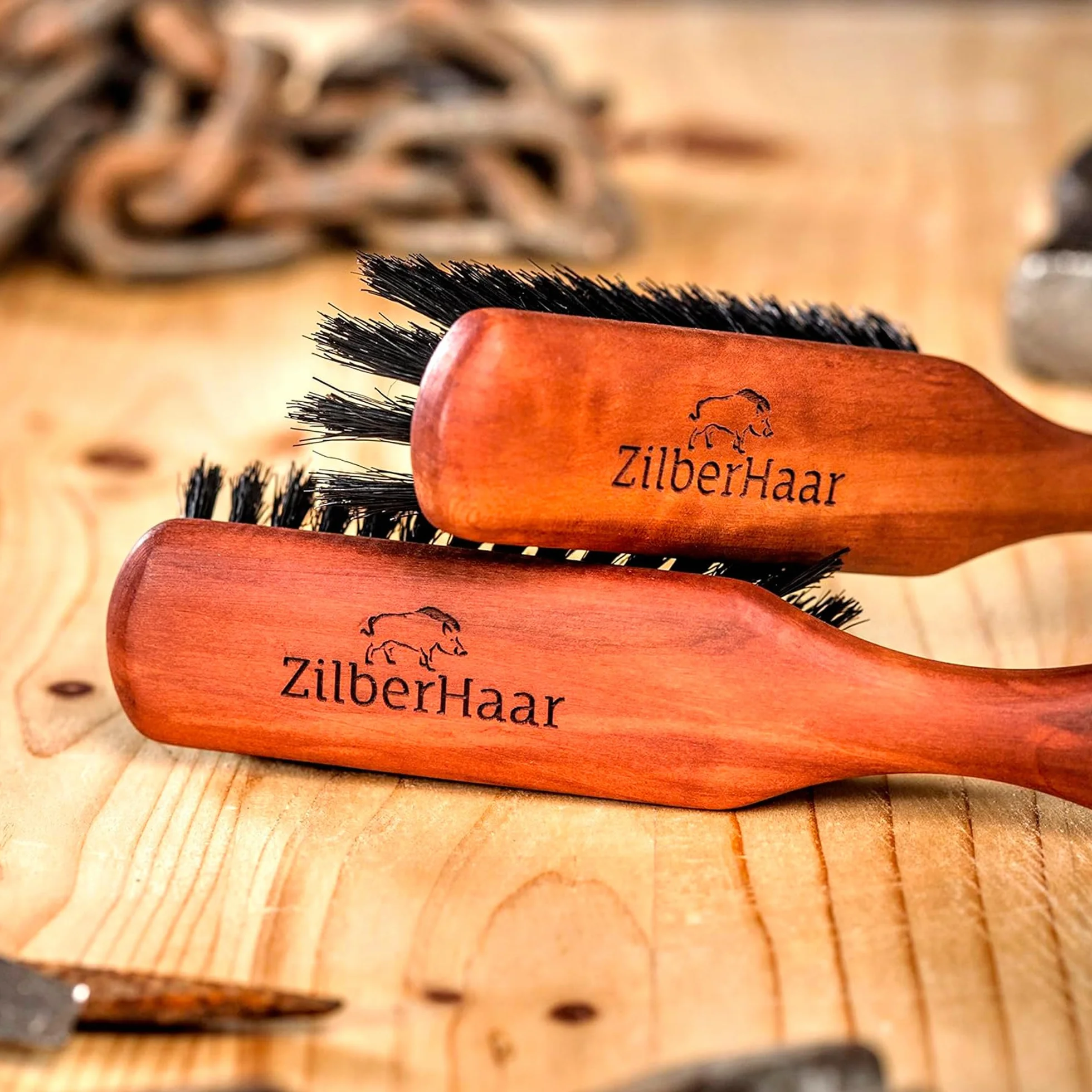 ZilberHaar - spazzola da barba (setole morbide), in setole di cinghiale e legno di pero al 100%, adatto a tutti gli oli e balsami per barba, prodotto realizzato in Germania