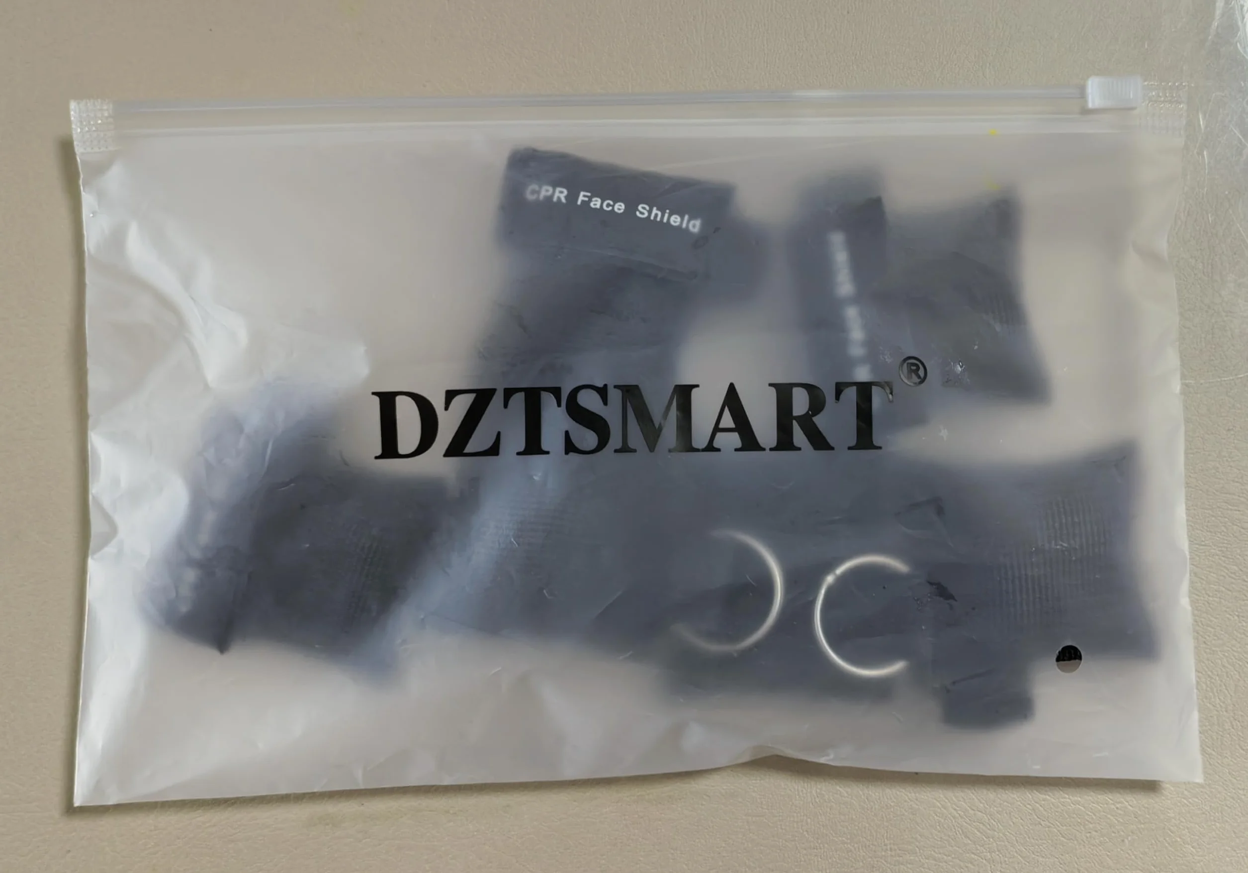 Maschera di ventilazione CPR 6 pezzi portachiavi con moschettone panno valvola ritegno barriera respiratoria tascabile primo soccorso