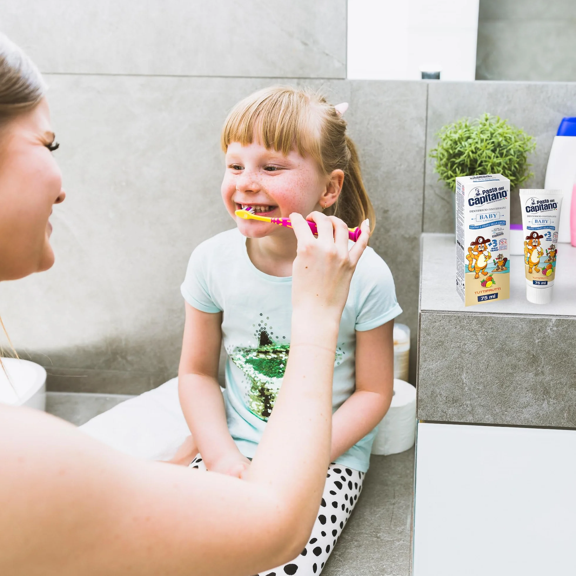 Pasta del Capitano, Dentifricio Baby Tuttifrutti, Delicato in Gel Gusto Tuttifrutti, con Sali di Fluoro e Calcio, Ideale per Bambini a Partire dai 3 Anni di Età, Tubetto da 75 ml, Made in Italy