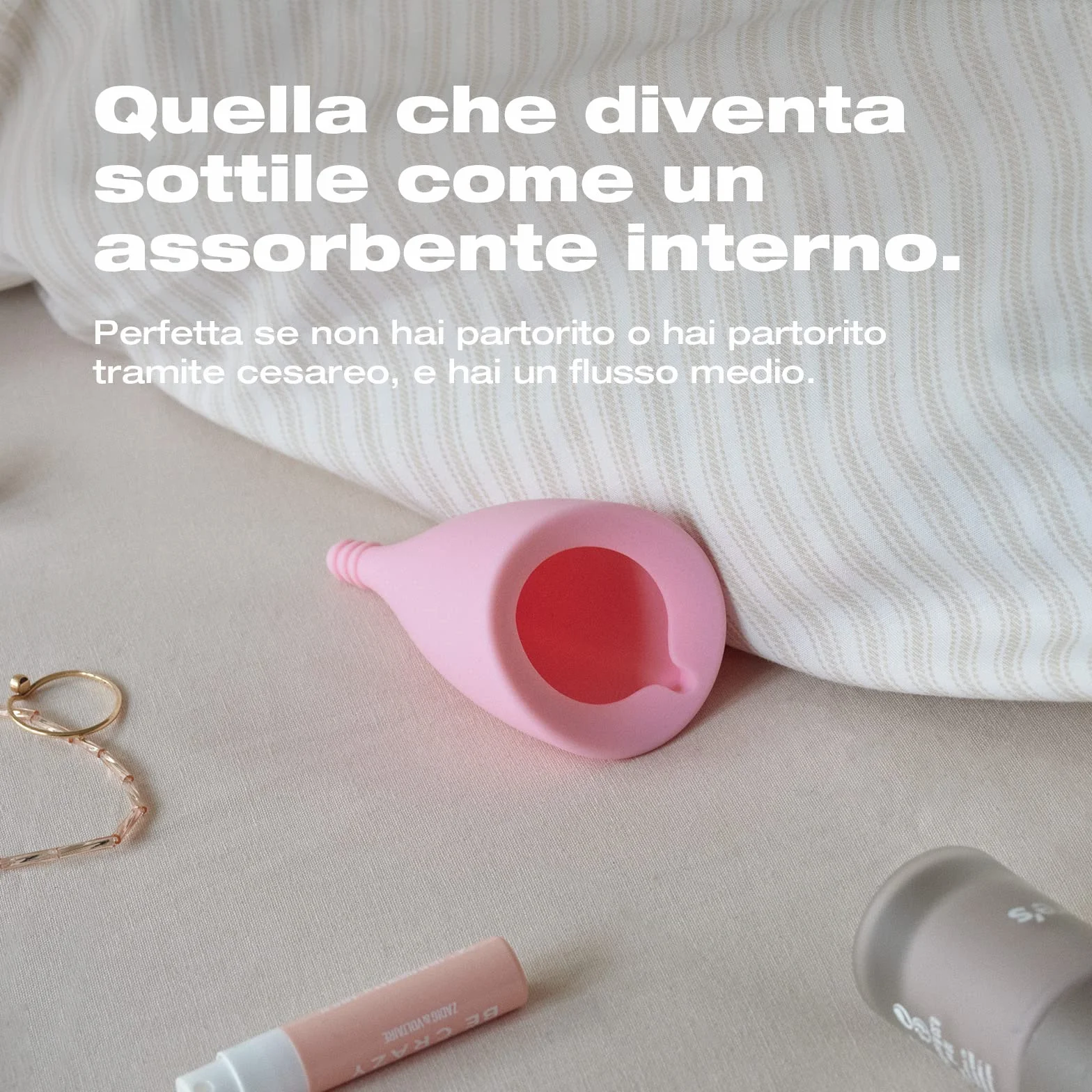 Intimina Lily Cup Size A: Coppetta Mestruale Sottile, Menstrual Cup Utilizzabile per un Massimo di 8 ore, Coppa Mestruale per Raccogliere il Flusso, Coppetta Mestruale Morbida