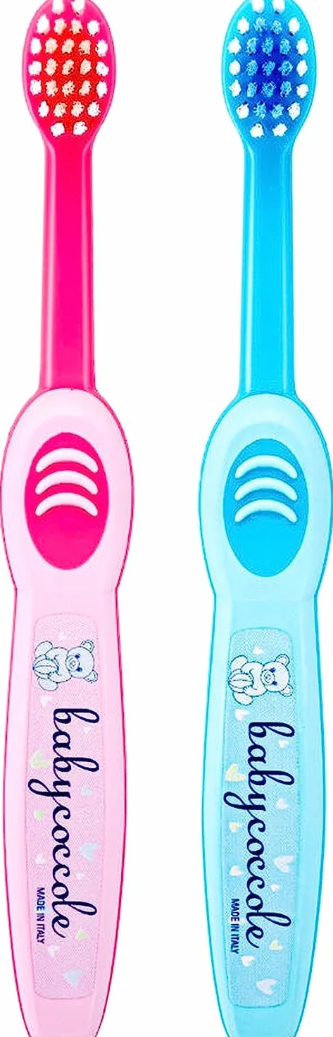 Babycoccole 1 SPAZZOLINO BABY per neonati e bambini 0-4 anni. Setole super morbide delicate su gengive e dentini. Delicato massaggio gengivale. Utile per lo sviluppo dei primi denti. Azzurro o Rosa