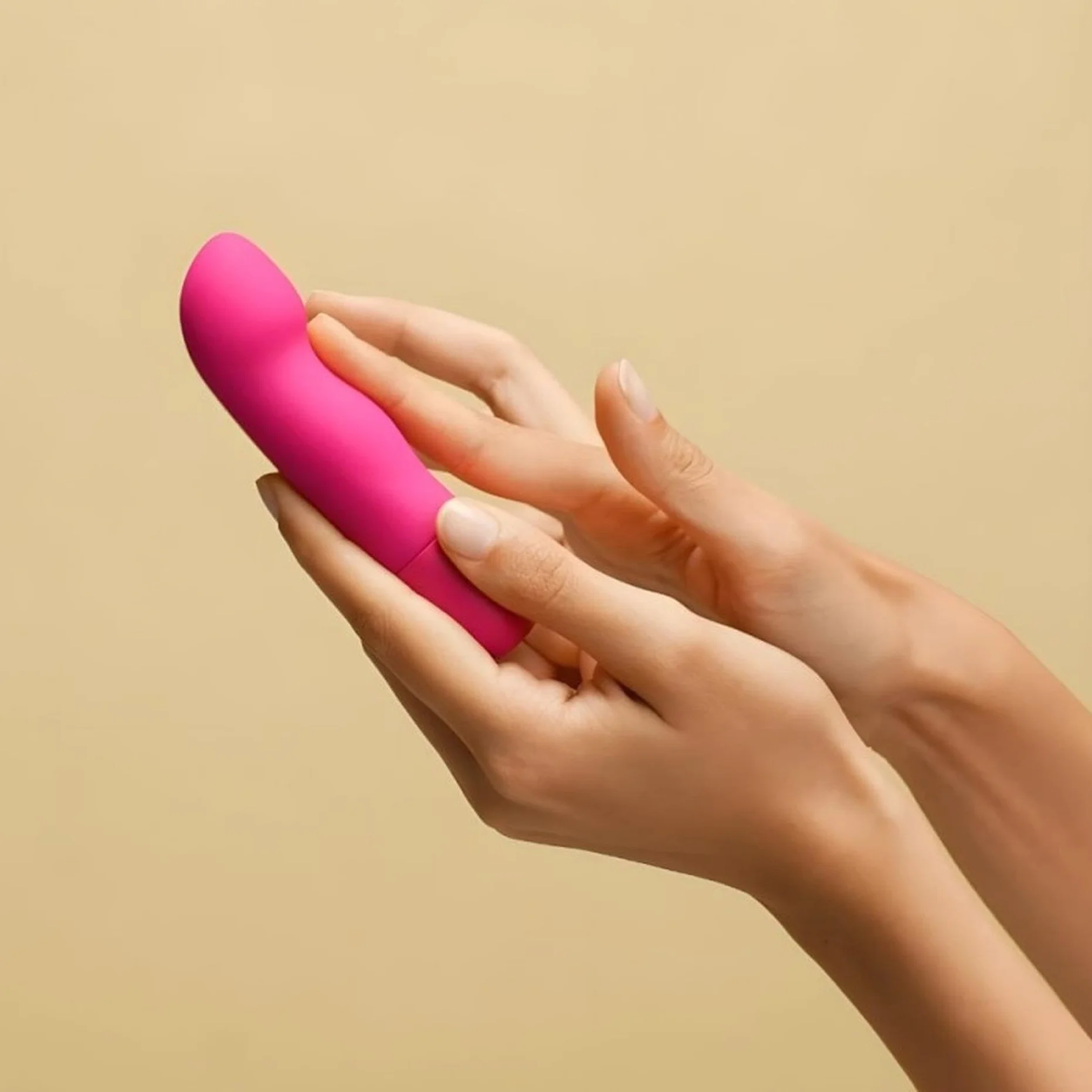 Control Cosmic Pleasure, Mini Stimolatore con Design a Curva, Silicone medico senza Ftalati e Skin Friendly, Impermeabile e sommergibile (IPX7)