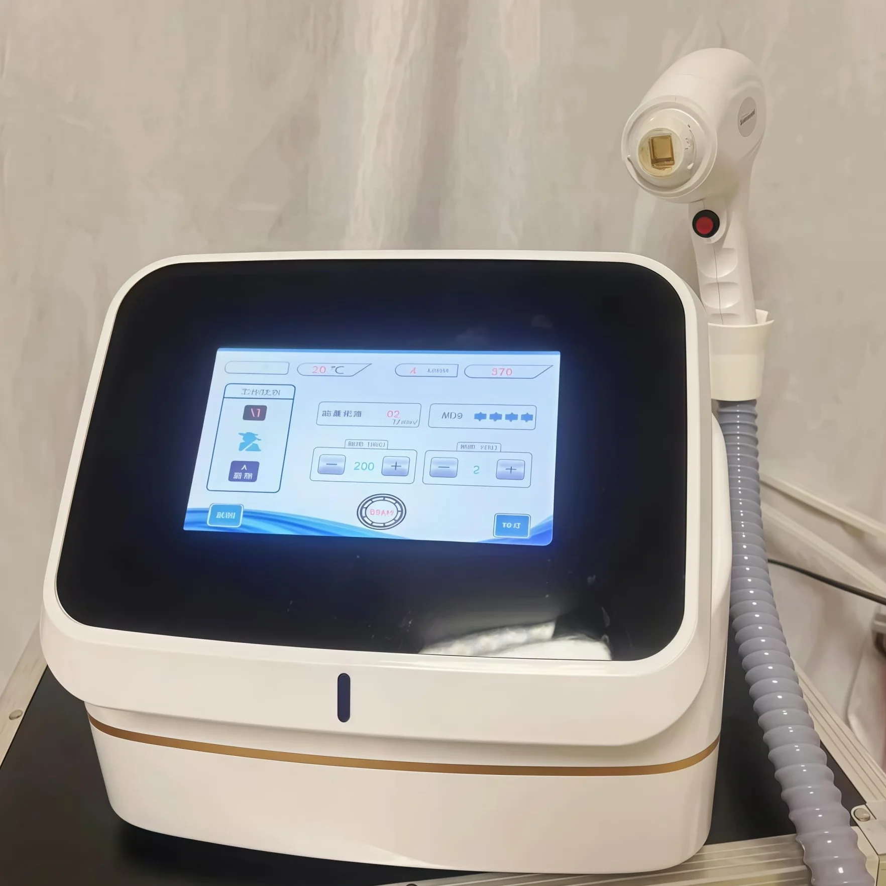 Professional 4000W 808nm diodo laser depilatore 755 808 940 1064nm 4 raffreddamento di lunghezza d'onda depilazione permanente