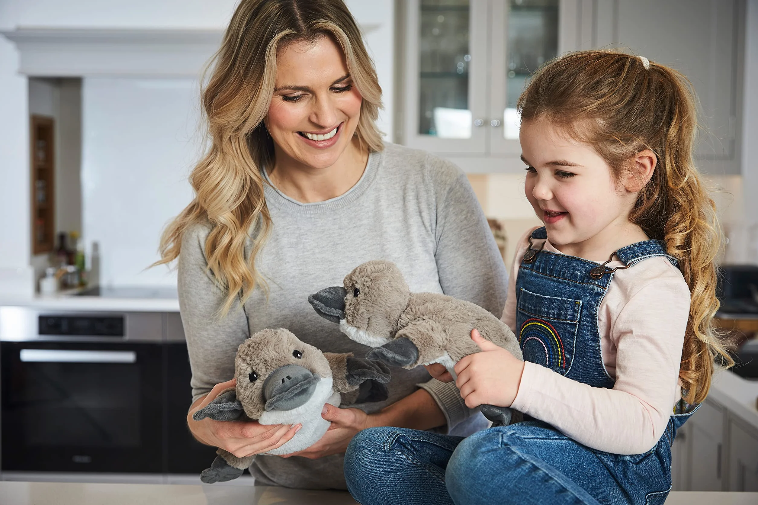 Warmies Peluche Ornitorinco Borsa di Grano Riscaldabile al Microonde con Profumo di Lavanda Francese, Orsetto Ponderato Caldo o Freddo per Relax e Sollievo Caldo, Adatto per Adulti e Bambini
