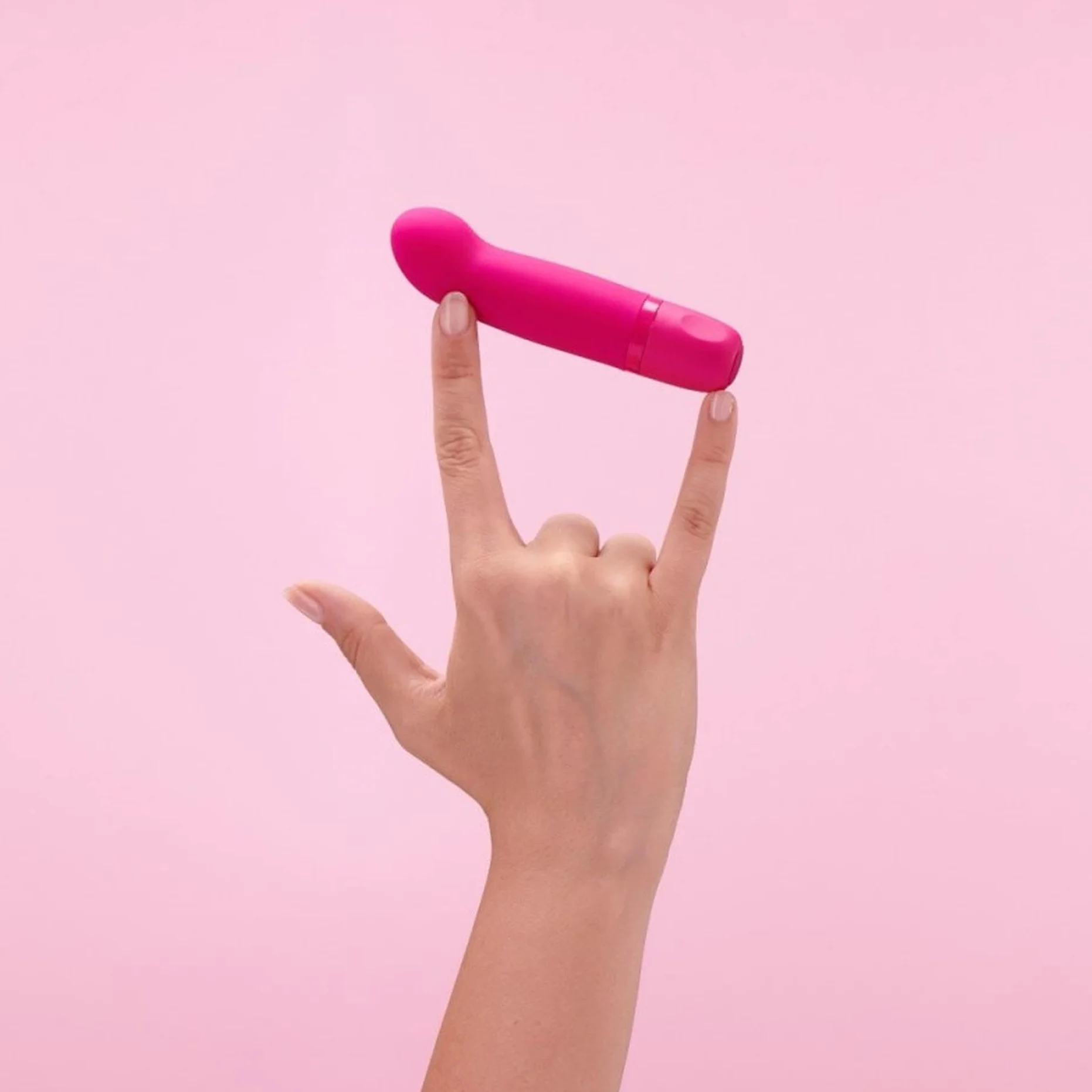 Control Cosmic Pleasure, Mini Stimolatore con Design a Curva, Silicone medico senza Ftalati e Skin Friendly, Impermeabile e sommergibile (IPX7)