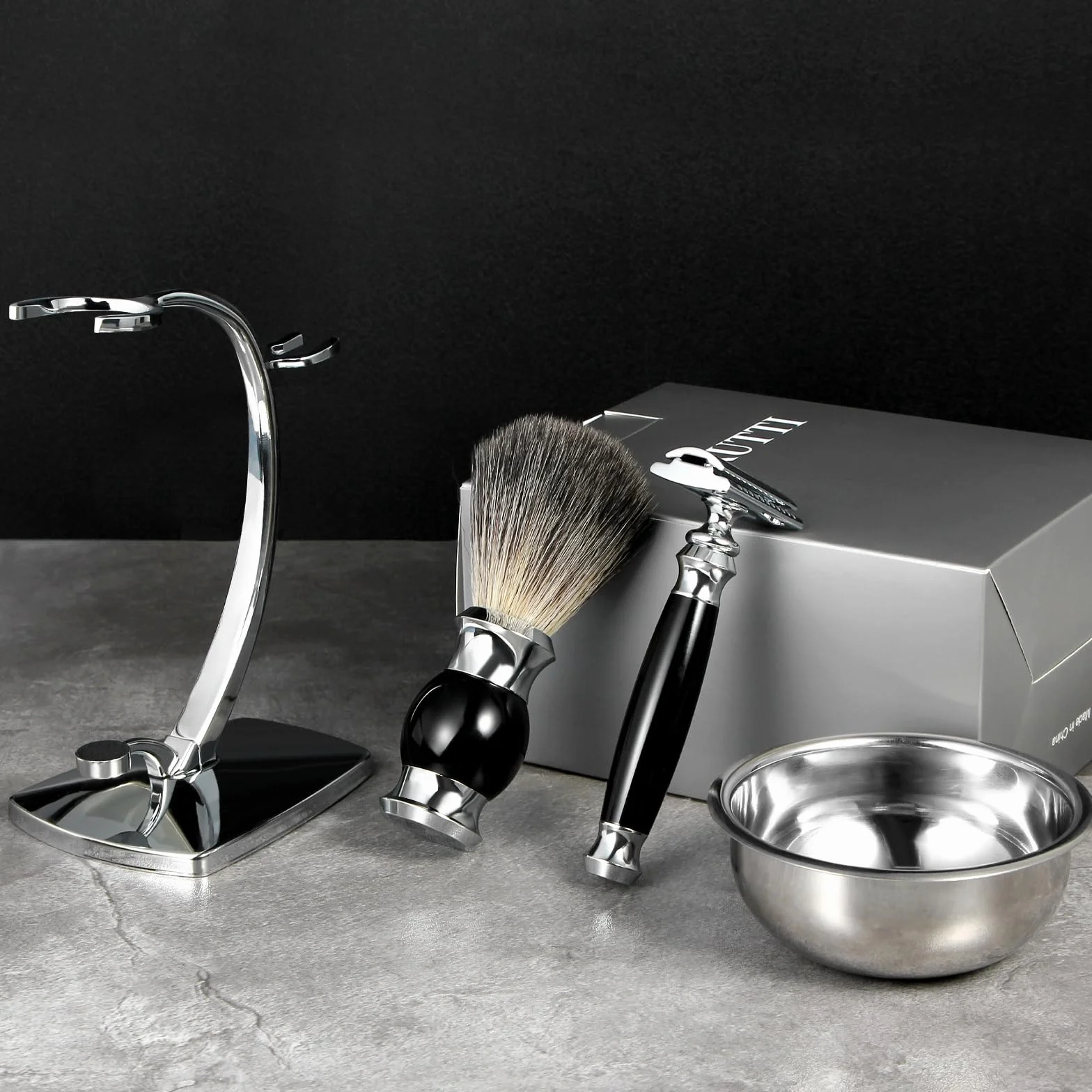 GRUTTI Set di pennelli da barba Premium con portaspazzole in tasso e portaspazzole per sapone e set da barba manuale per regalo da uomo