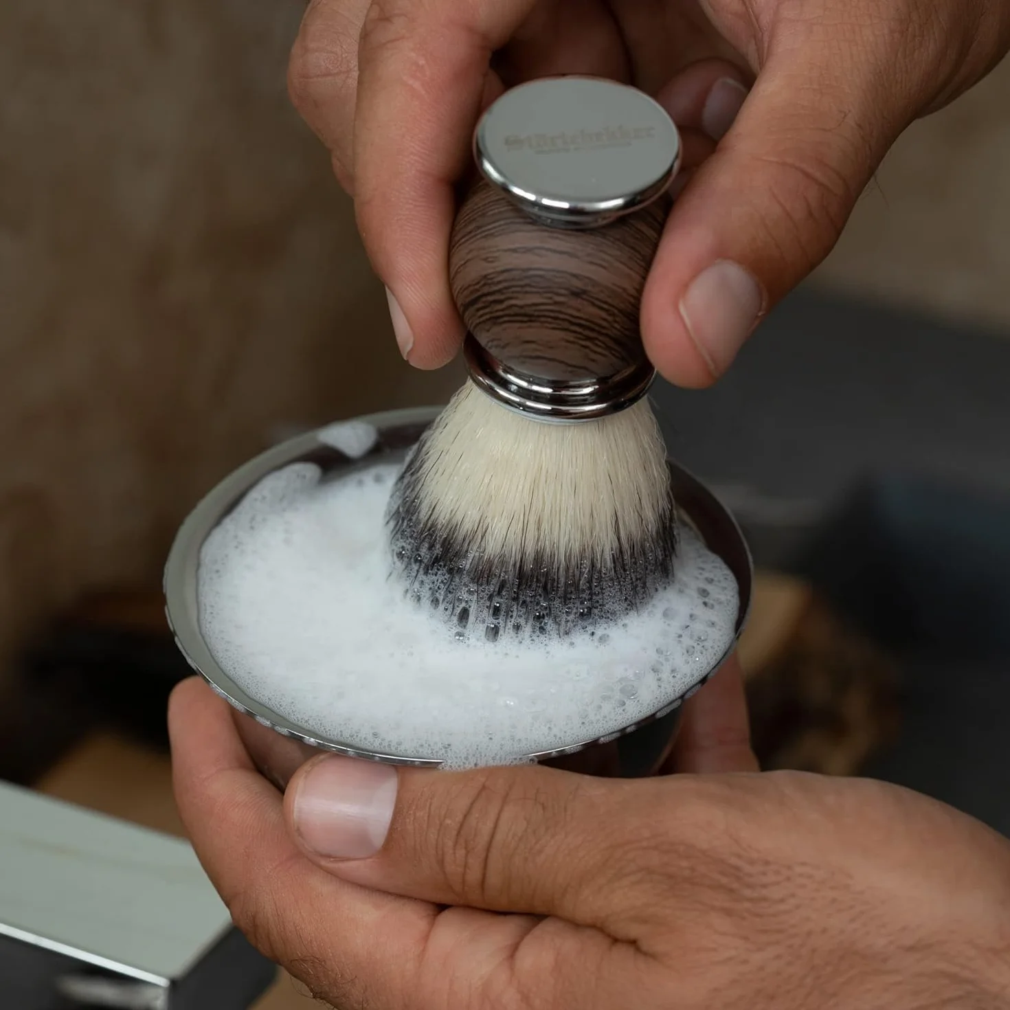 Störtebekker Premium Sapone da rasatura (Cocco) - per una ricca schiuma da barba - Perfetto per la rasatura con rasoio di sicurezza e rasoio a lama dritta - vegano - fatto a mano (70g, 1pc.)